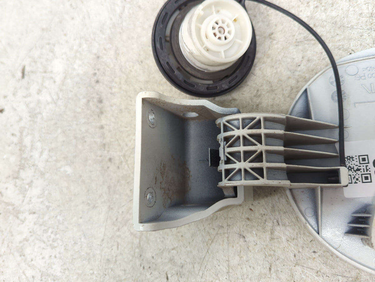 2015 Kia Soul Fuel Tank Door Lid Gas Tank 1498623 - Oemusedautoparts1.com