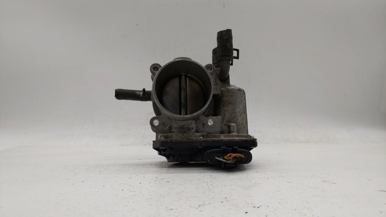 2012-2019 Kia Soul Throttle Body P/N:35100-2B300 Fits Fits 2012 2013 2014 2015 2016 2017 2018 2019 OEM Used Auto Parts - Oem