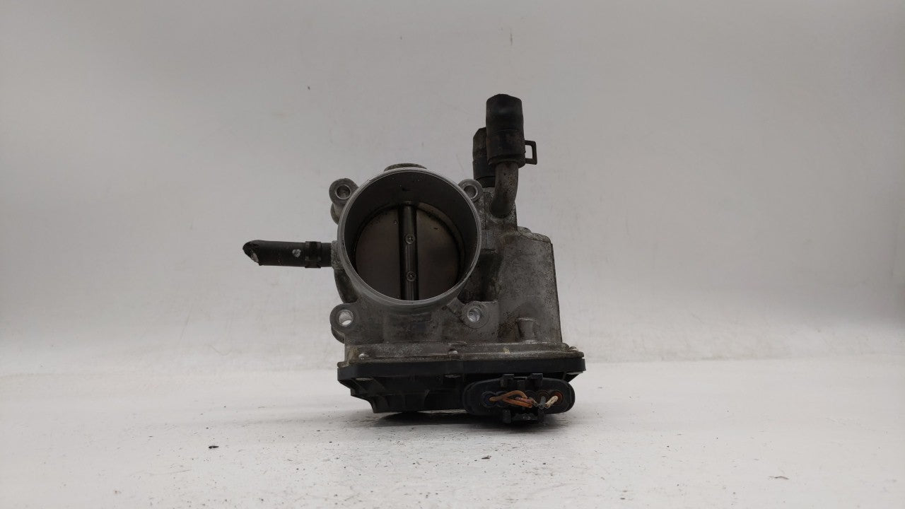 2012-2019 Kia Soul Throttle Body P/N:35100-2B300 Fits Fits 2012 2013 2014 2015 2016 2017 2018 2019 OEM Used Auto Parts - Oem