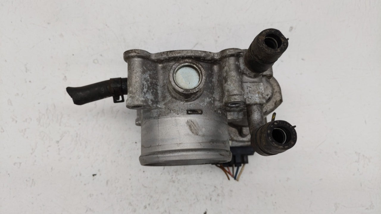 2012-2019 Kia Soul Throttle Body P/N:35100-2B300 Fits Fits 2012 2013 2014 2015 2016 2017 2018 2019 OEM Used Auto Parts - Oem