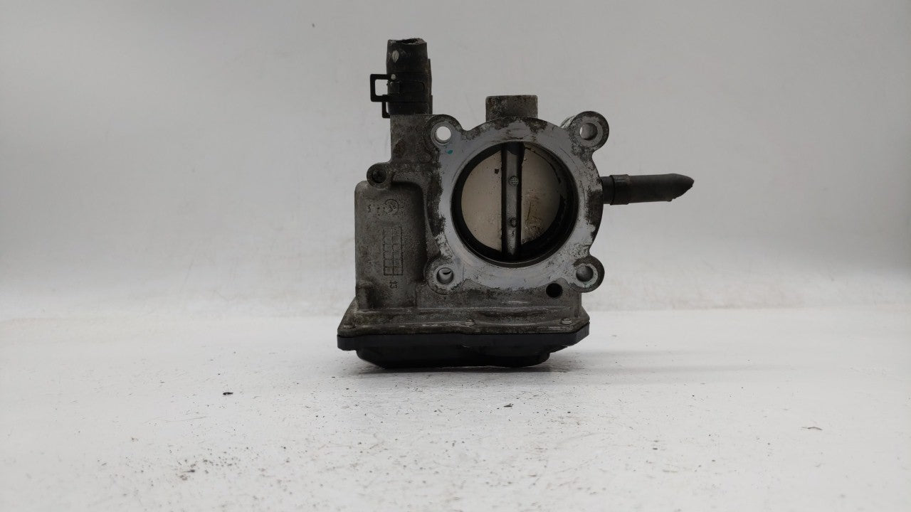 2012-2019 Kia Soul Throttle Body P/N:35100-2B300 Fits Fits 2012 2013 2014 2015 2016 2017 2018 2019 OEM Used Auto Parts - Oem