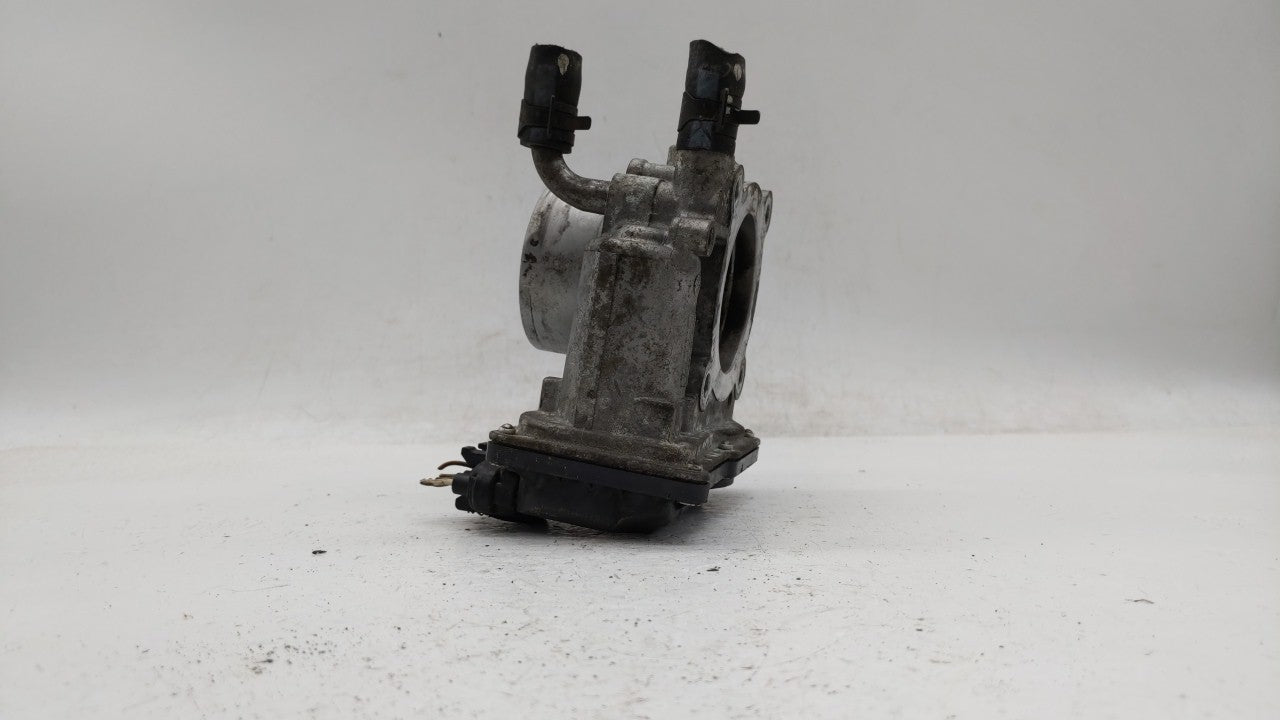 2012-2019 Kia Soul Throttle Body P/N:35100-2B300 Fits Fits 2012 2013 2014 2015 2016 2017 2018 2019 OEM Used Auto Parts - Oem