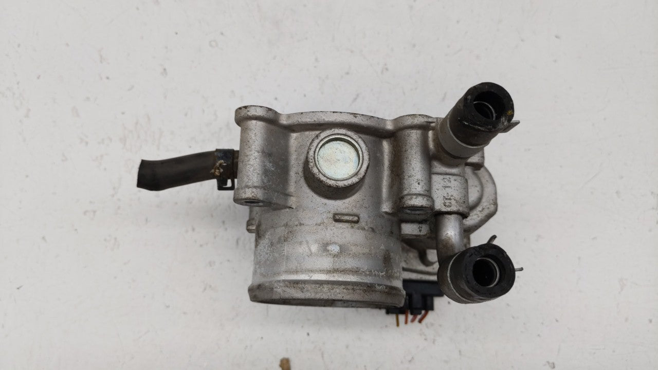 2012-2019 Kia Soul Throttle Body P/N:35100-2B300 Fits Fits 2012 2013 2014 2015 2016 2017 2018 2019 OEM Used Auto Parts - Oem