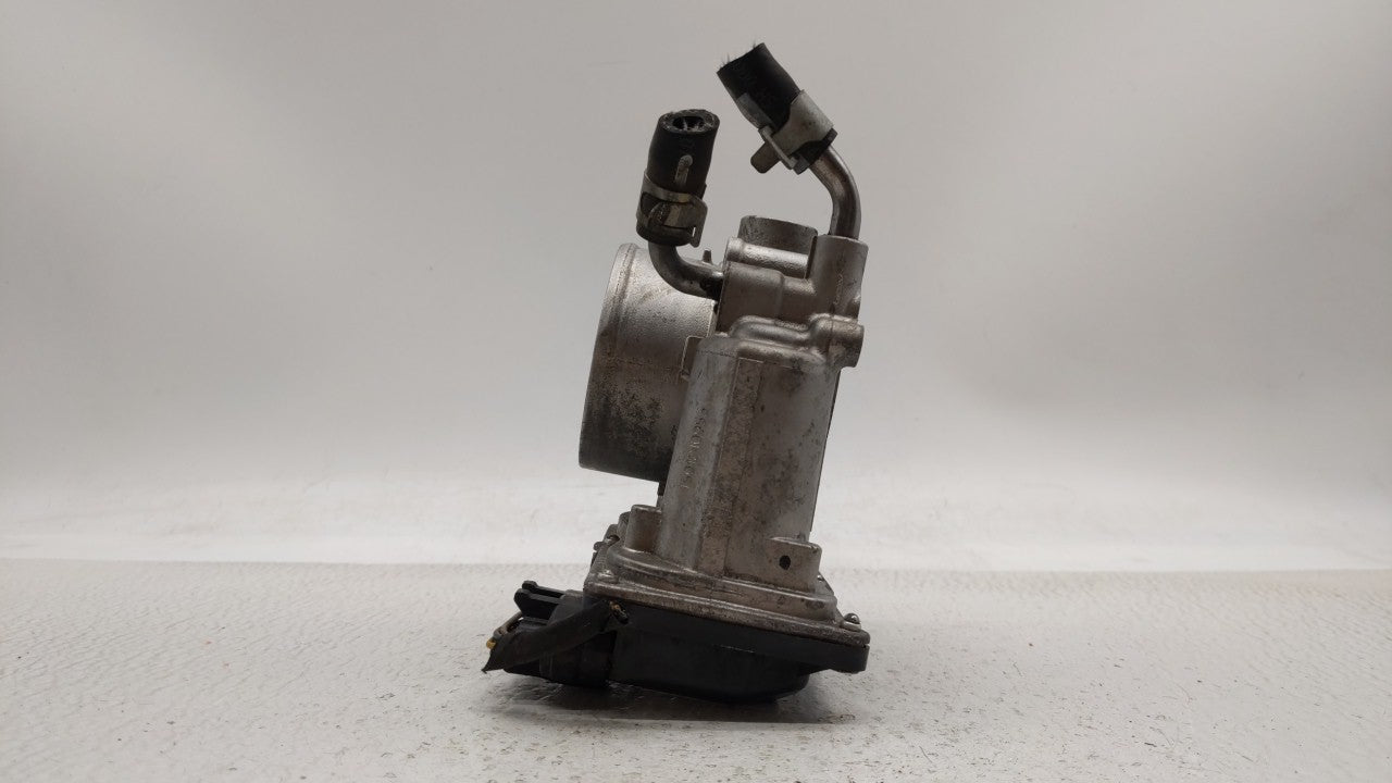 2014-2019 Kia Soul Throttle Body P/N:35100-2E000 Fits Fits 2011 2012 2013 2014 2015 2016 2017 2018 2019 OEM Used Auto Parts 