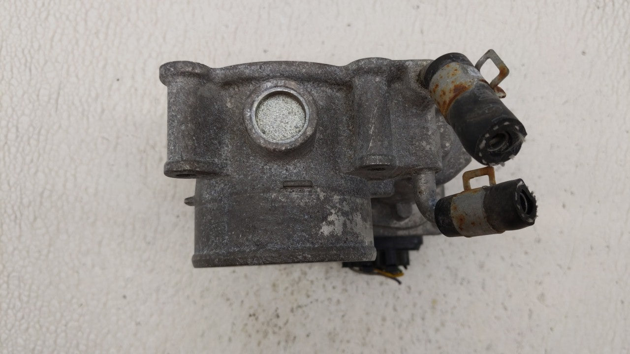 2014-2019 Kia Soul Throttle Body P/N:35100-2E000 Fits Fits 2011 2012 2013 2014 2015 2016 2017 2018 2019 OEM Used Auto Parts 