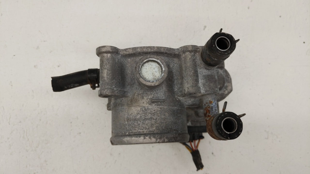 2012-2019 Kia Soul Throttle Body P/N:5302-1S02 35100-2B300 Fits Fits 2012 2013 2014 2015 2016 2017 2018 2019 OEM Used Auto P