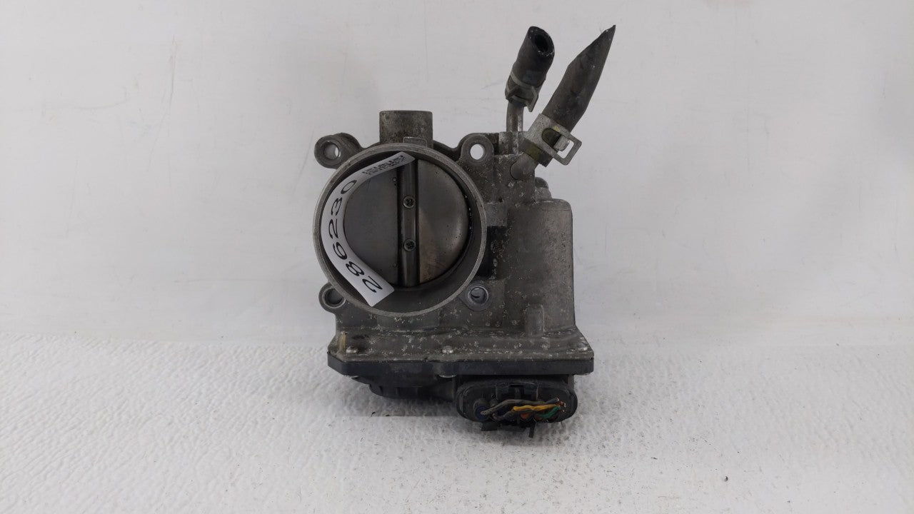 2014-2019 Kia Soul Throttle Body P/N:35100-2E710 35100-2E000 Fits Fits 2011 2012 2013 2014 2015 2016 2017 2018 2019 OEM Used