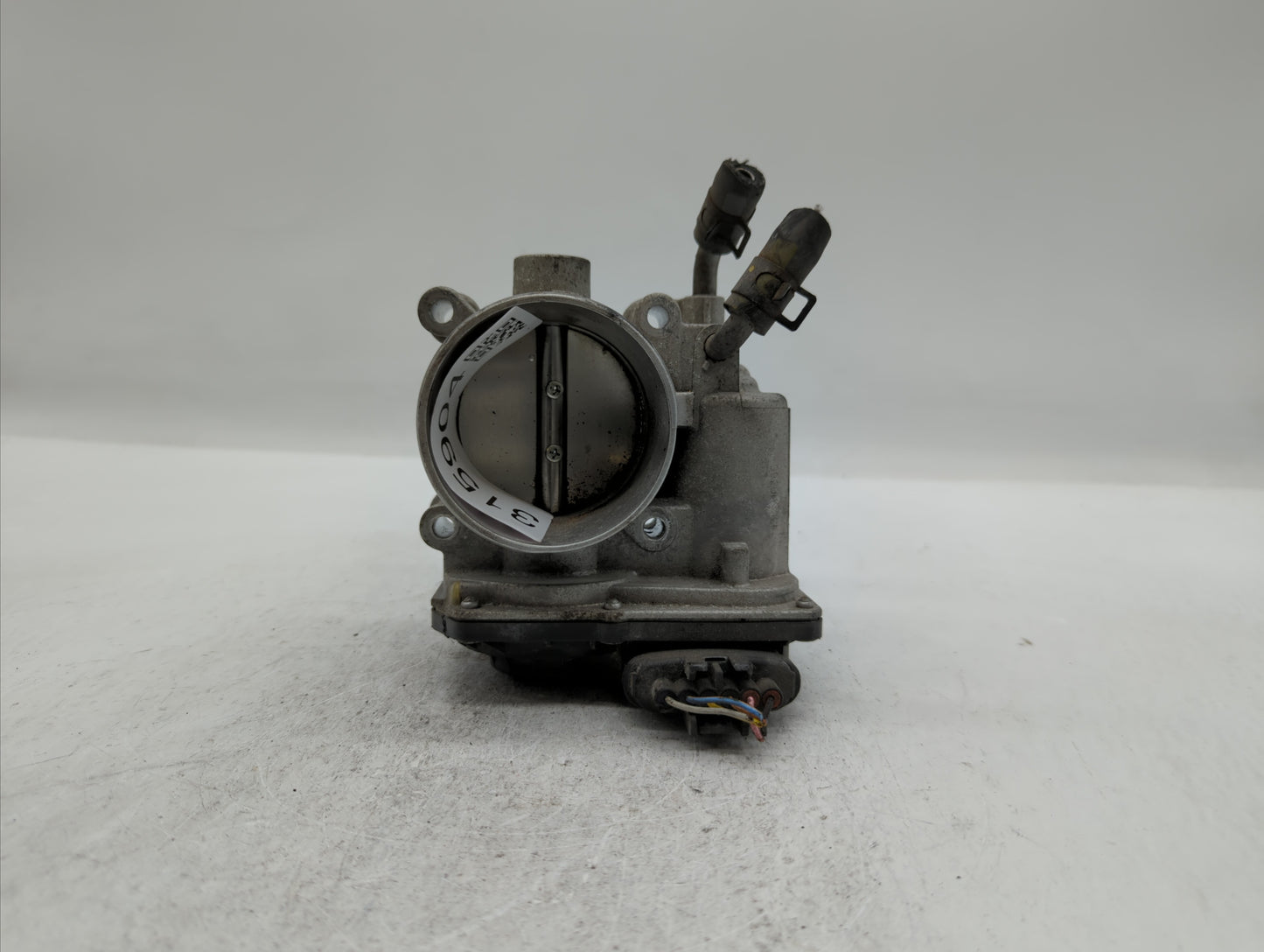 2014-2019 Kia Soul Throttle Body P/N:35100-2E710 35100-2E000 Fits Fits 2011 2012 2013 2014 2015 2016 2017 2018 2019 OEM Used