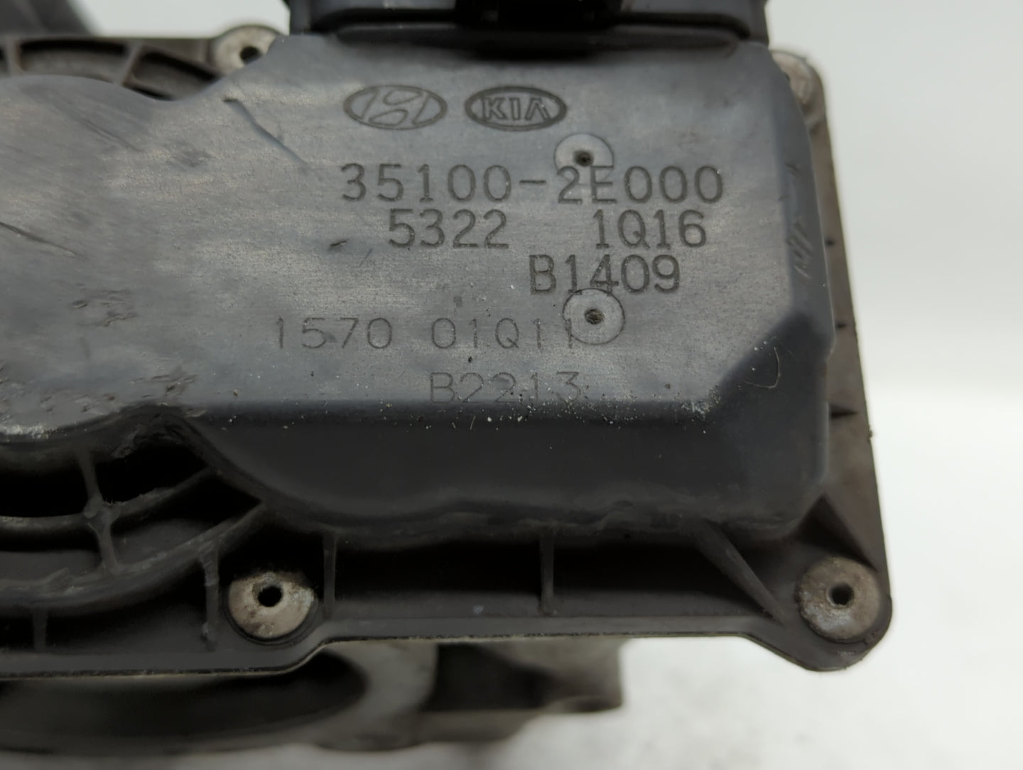 2014-2019 Kia Soul Throttle Body P/N:35100-2E710 35100-2E000 Fits Fits 2011 2012 2013 2014 2015 2016 2017 2018 2019 OEM Used
