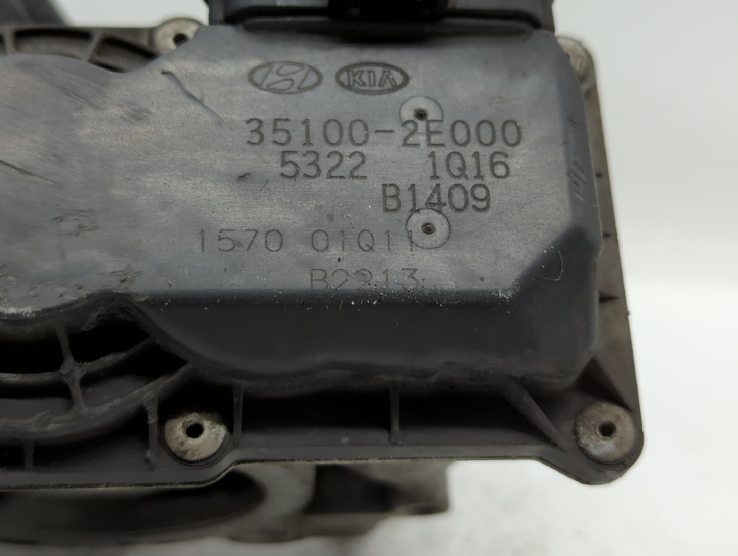 2014-2019 Kia Soul Throttle Body P/N:35100-2E710 35100-2E000 Fits Fits 2011 2012 2013 2014 2015 2016 2017 2018 2019 OEM Used