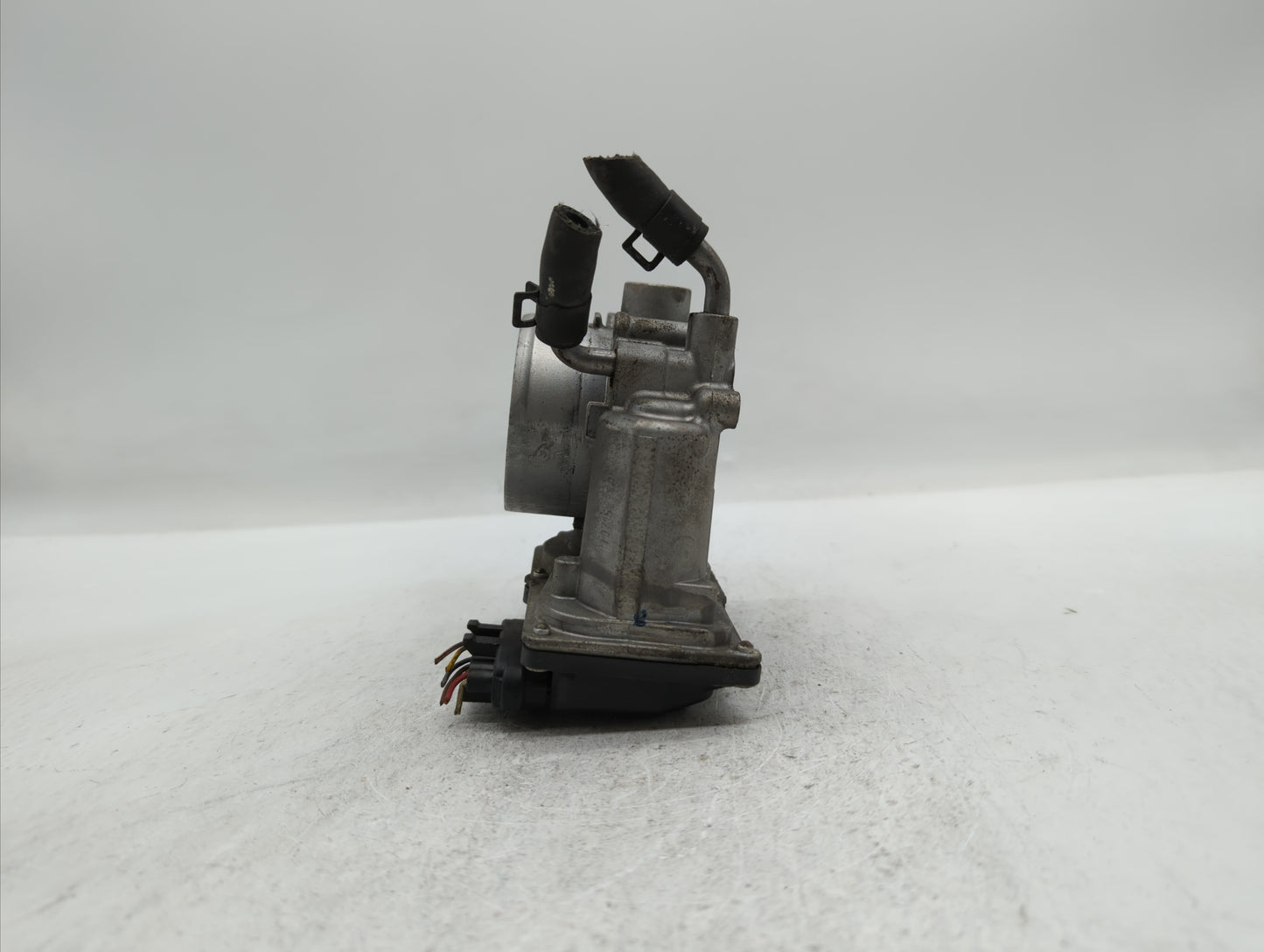 2014-2019 Kia Soul Throttle Body P/N:35100-2E710 35100-2E000 Fits Fits 2011 2012 2013 2014 2015 2016 2017 2018 2019 OEM Used