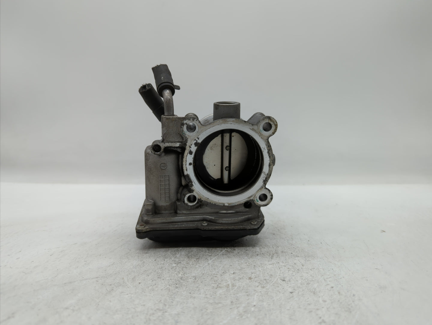 2014-2019 Kia Soul Throttle Body P/N:35100-2E710 35100-2E000 Fits Fits 2011 2012 2013 2014 2015 2016 2017 2018 2019 OEM Used