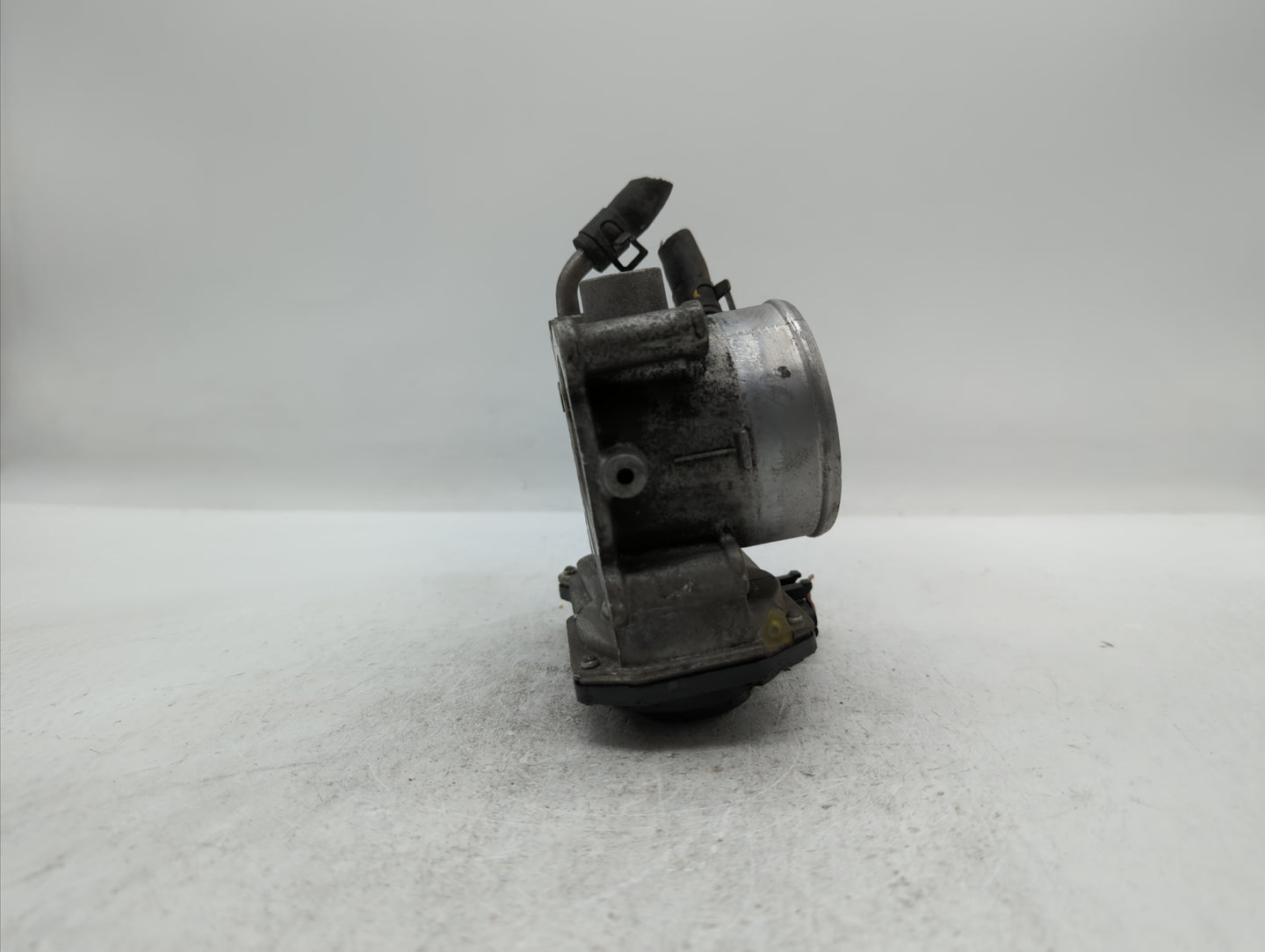 2014-2019 Kia Soul Throttle Body P/N:35100-2E710 35100-2E000 Fits Fits 2011 2012 2013 2014 2015 2016 2017 2018 2019 OEM Used