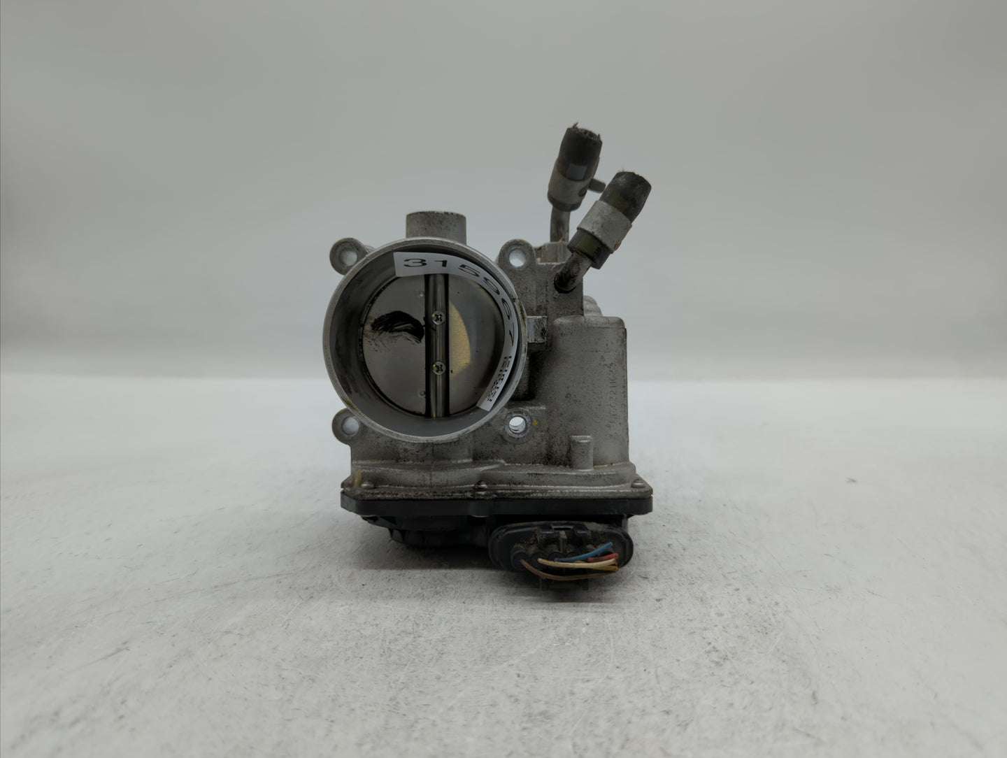 2014-2019 Kia Soul Throttle Body P/N:35100-2E710 35100-2E000 Fits Fits 2011 2012 2013 2014 2015 2016 2017 2018 2019 OEM Used