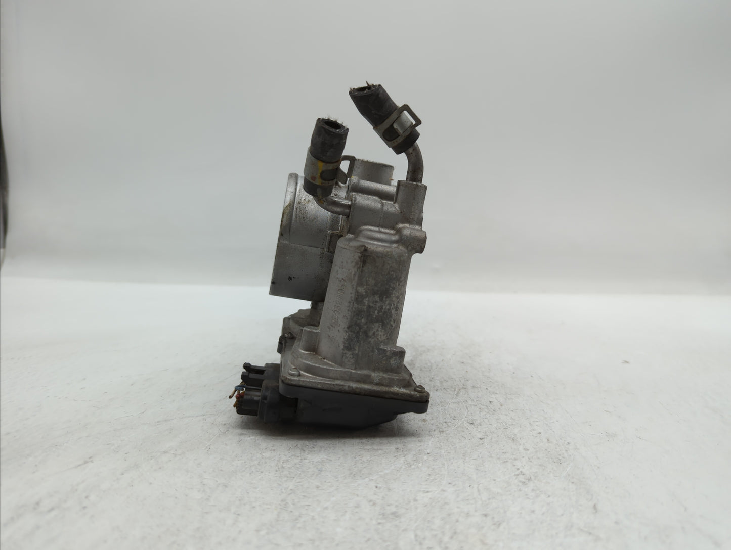 2014-2019 Kia Soul Throttle Body P/N:35100-2E710 35100-2E000 Fits Fits 2011 2012 2013 2014 2015 2016 2017 2018 2019 OEM Used