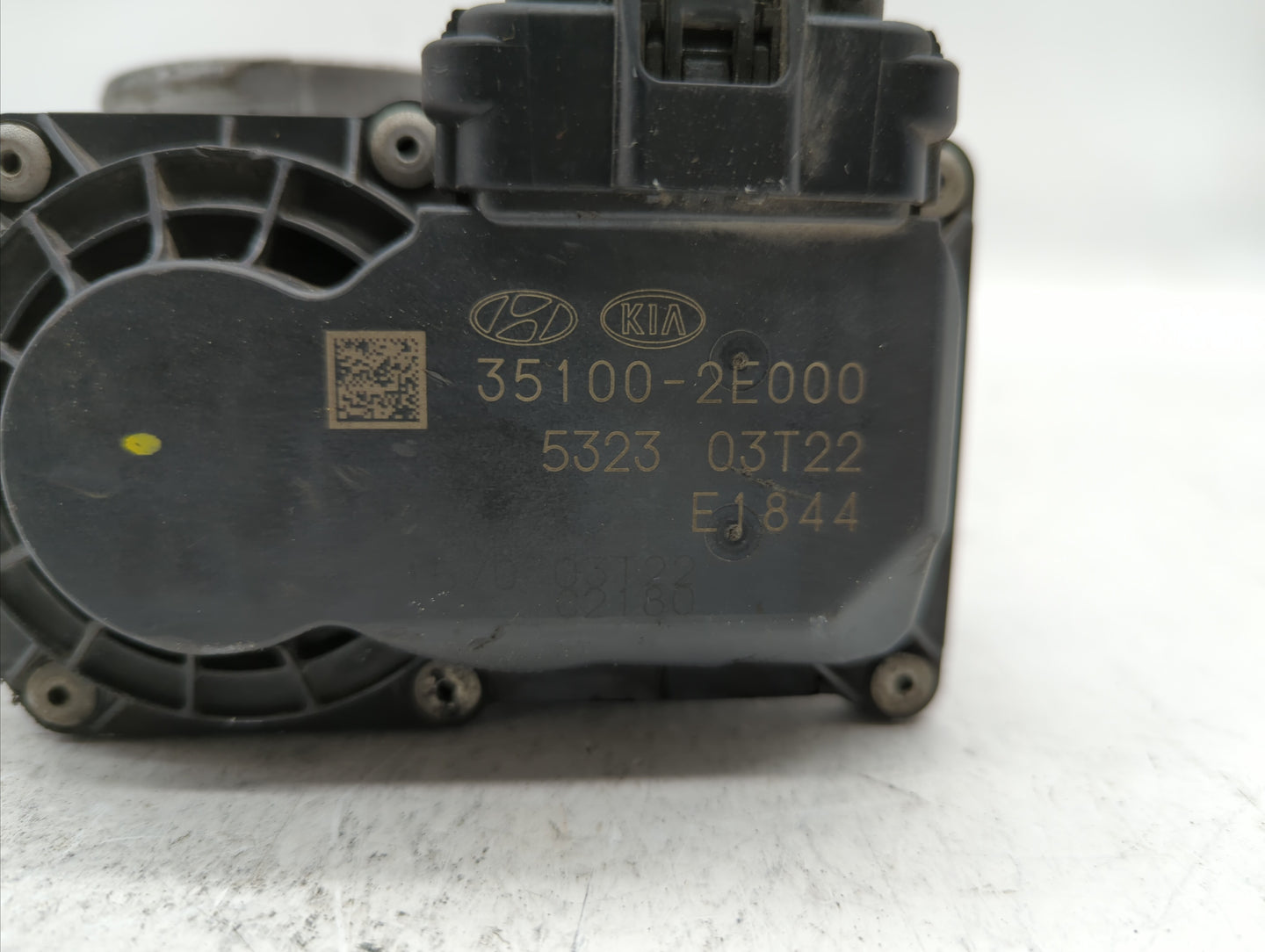 2014-2019 Kia Soul Throttle Body P/N:35100-2E710 35100-2E000 Fits Fits 2011 2012 2013 2014 2015 2016 2017 2018 2019 OEM Used