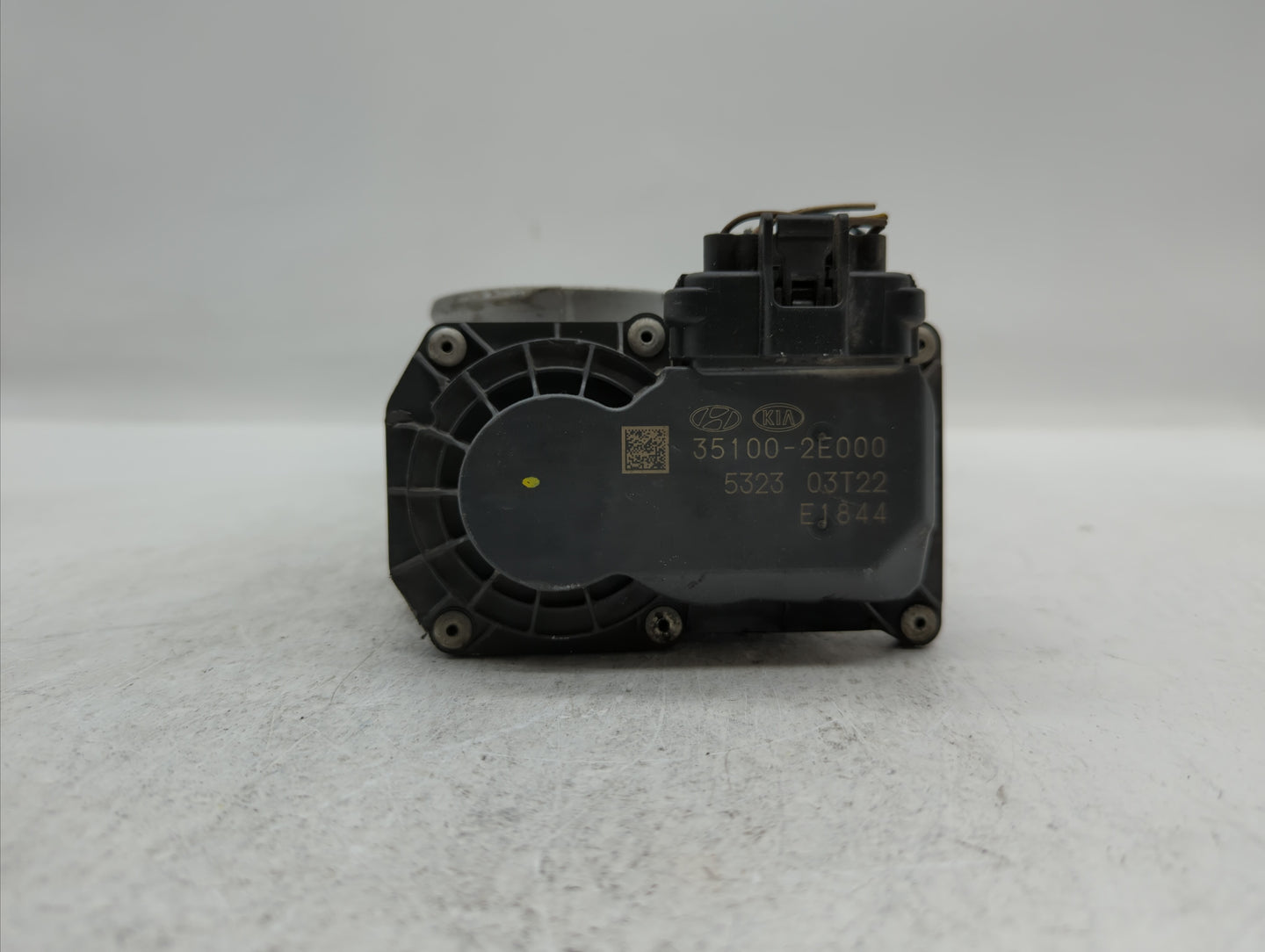 2014-2019 Kia Soul Throttle Body P/N:35100-2E710 35100-2E000 Fits Fits 2011 2012 2013 2014 2015 2016 2017 2018 2019 OEM Used
