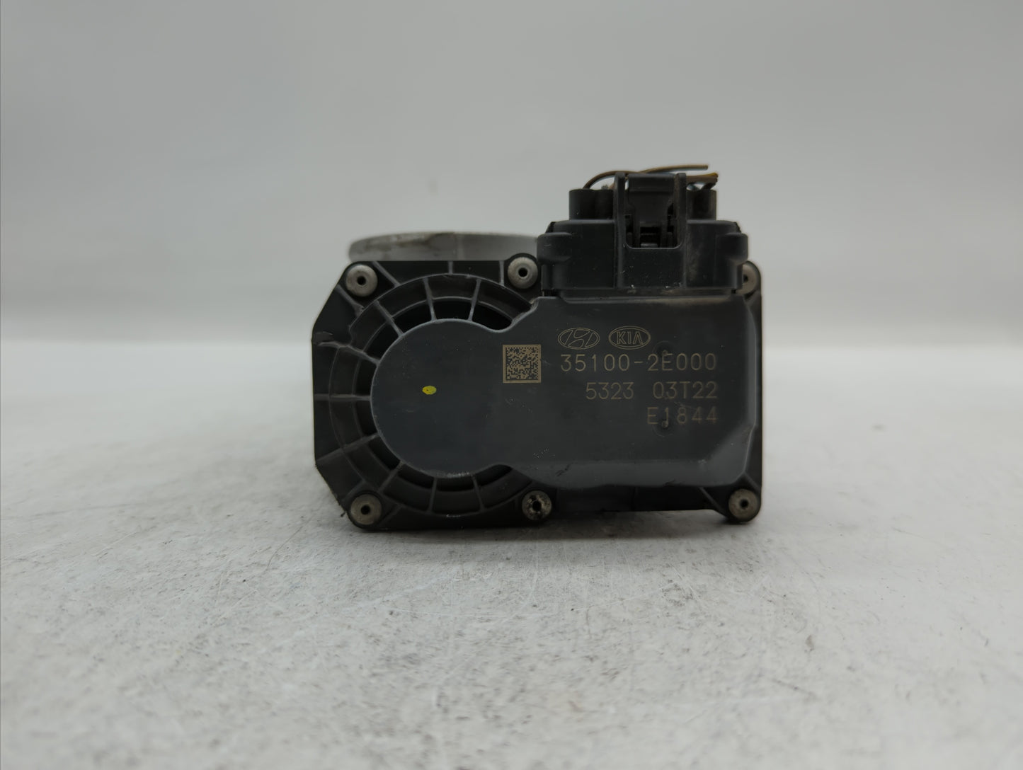 2014-2019 Kia Soul Throttle Body P/N:35100-2E710 35100-2E000 Fits Fits 2011 2012 2013 2014 2015 2016 2017 2018 2019 OEM Used