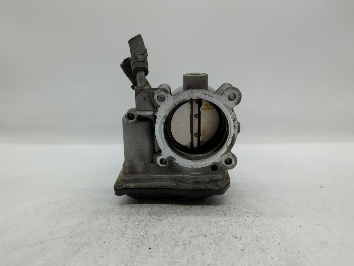 2014-2019 Kia Soul Throttle Body P/N:35100-2E710 35100-2E000 Fits Fits 2011 2012 2013 2014 2015 2016 2017 2018 2019 OEM Used