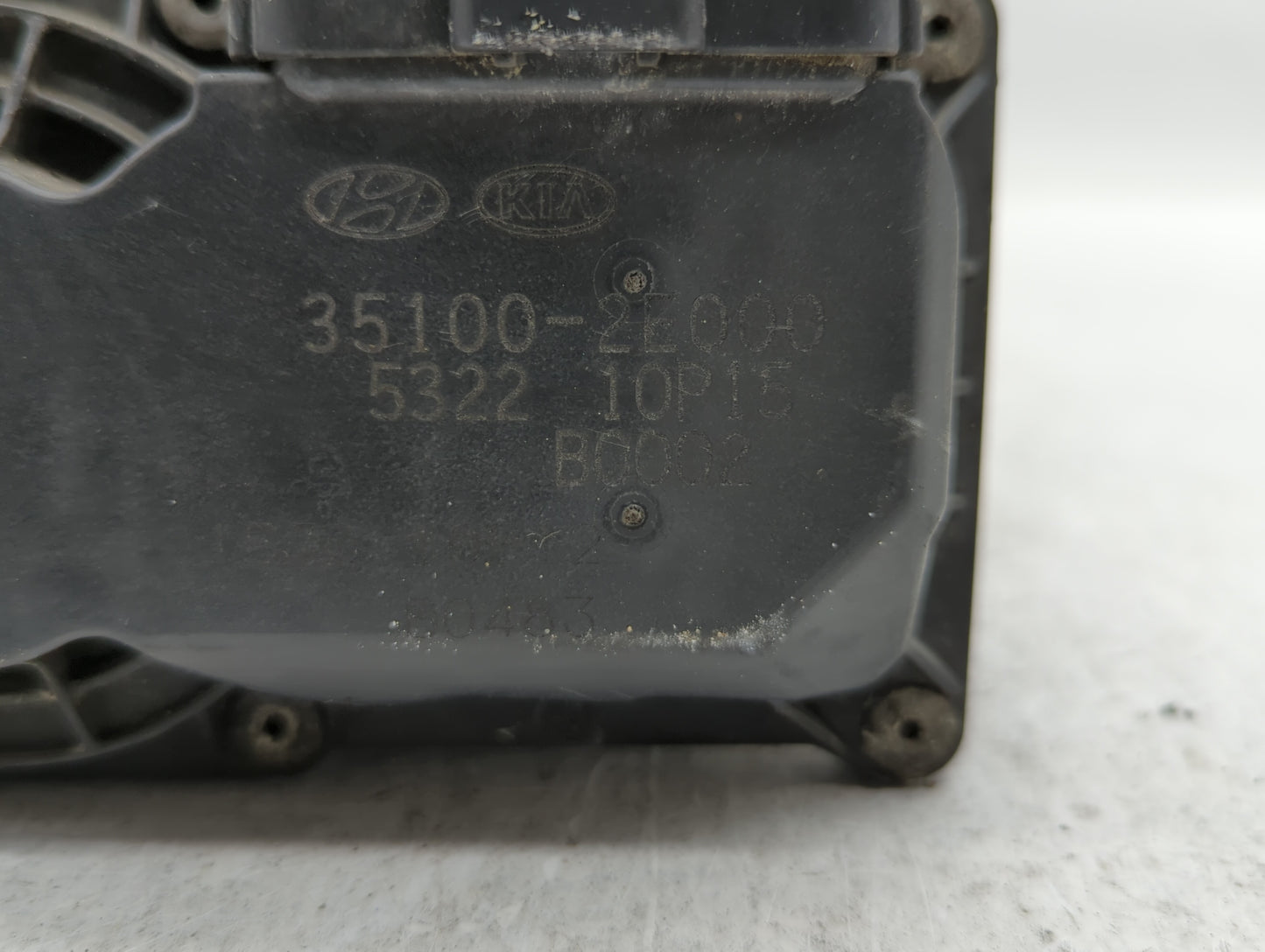 2014-2019 Kia Soul Throttle Body P/N:35100-2E710 35100-2E000 Fits Fits 2011 2012 2013 2014 2015 2016 2017 2018 2019 OEM Used