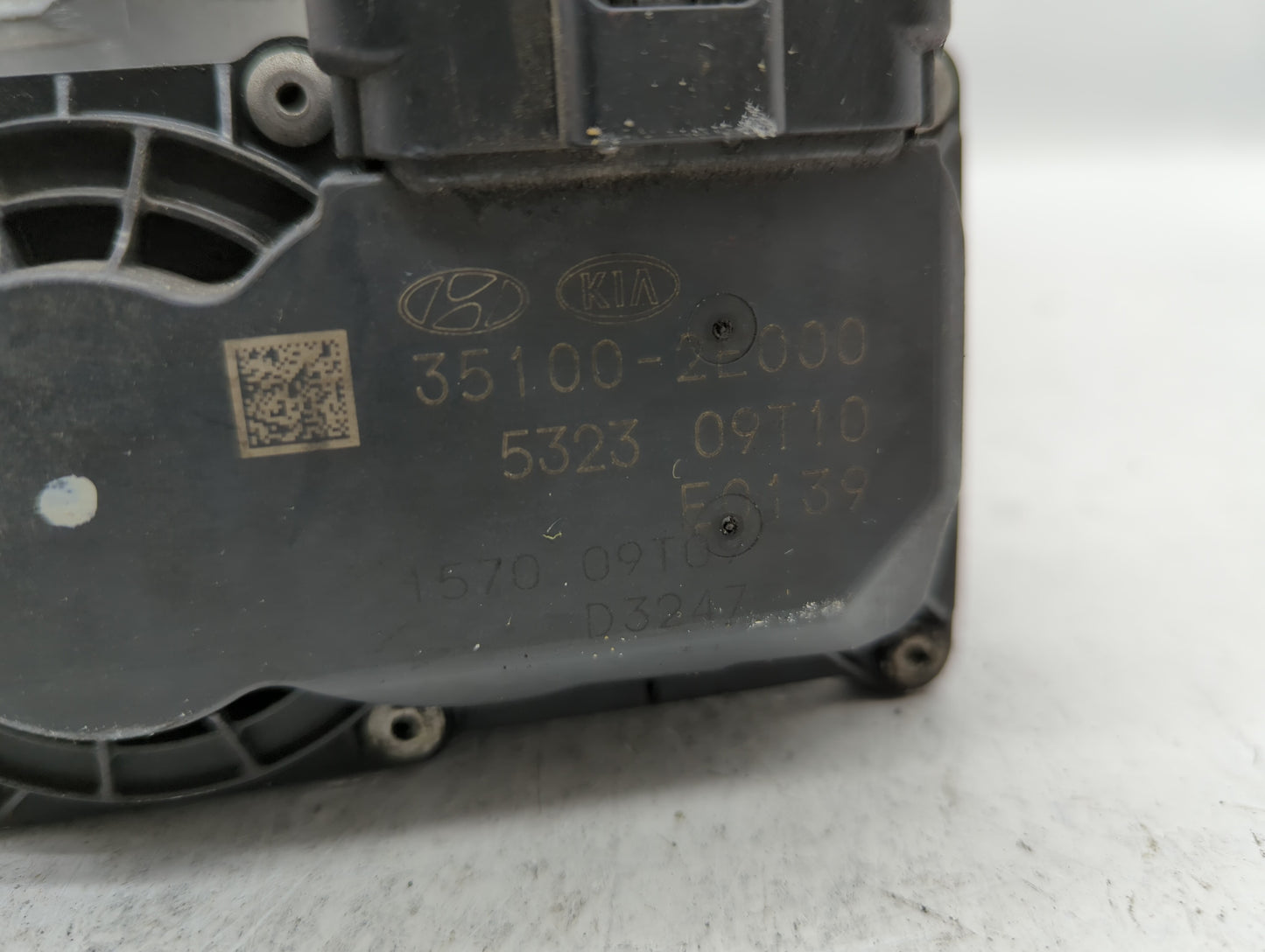 2014-2019 Kia Soul Throttle Body P/N:35100-2E710 35100-2E000 Fits Fits 2011 2012 2013 2014 2015 2016 2017 2018 2019 OEM Used
