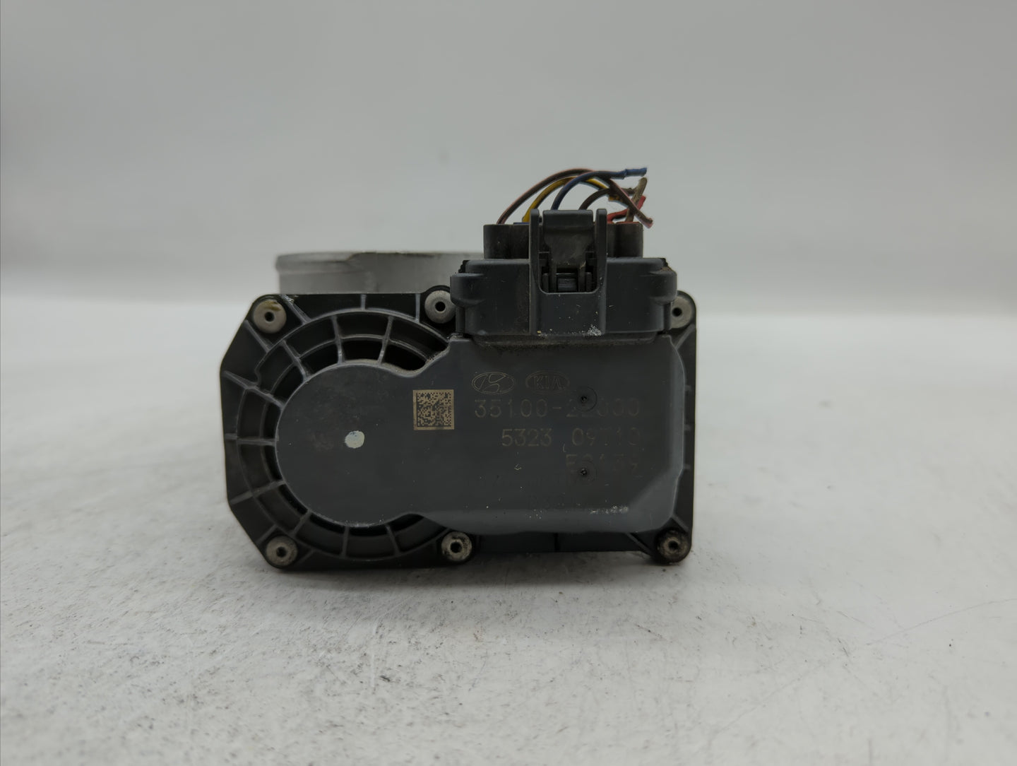 2014-2019 Kia Soul Throttle Body P/N:35100-2E710 35100-2E000 Fits Fits 2011 2012 2013 2014 2015 2016 2017 2018 2019 OEM Used