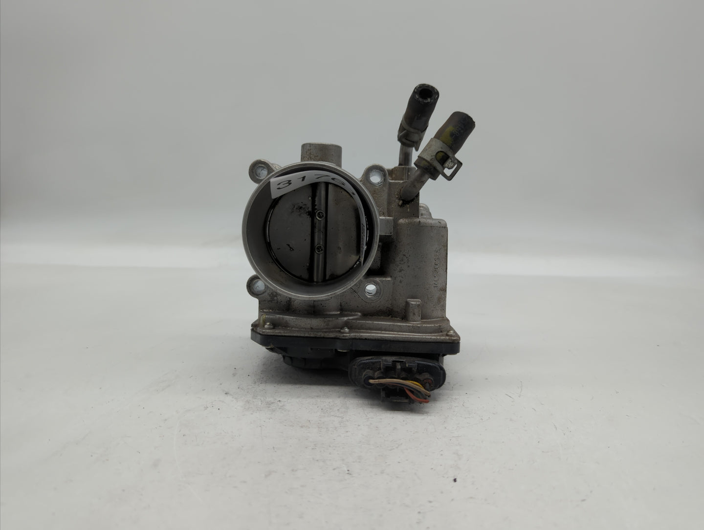 2014-2019 Kia Soul Throttle Body P/N:35100-2E710 35100-2E000 Fits Fits 2011 2012 2013 2014 2015 2016 2017 2018 2019 OEM Used