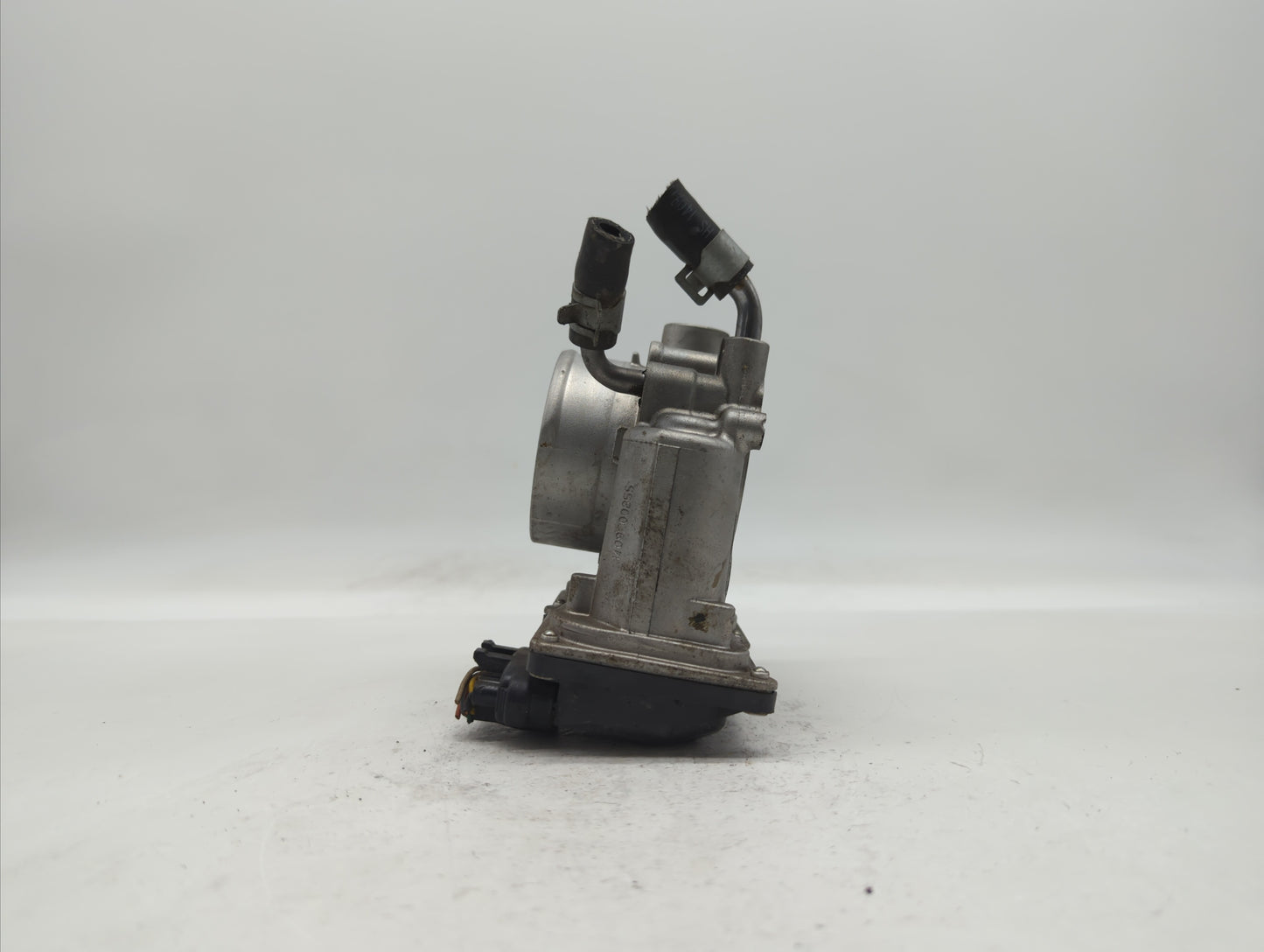 2014-2019 Kia Soul Throttle Body P/N:35100-2E710 35100-2E000 Fits Fits 2011 2012 2013 2014 2015 2016 2017 2018 2019 OEM Used