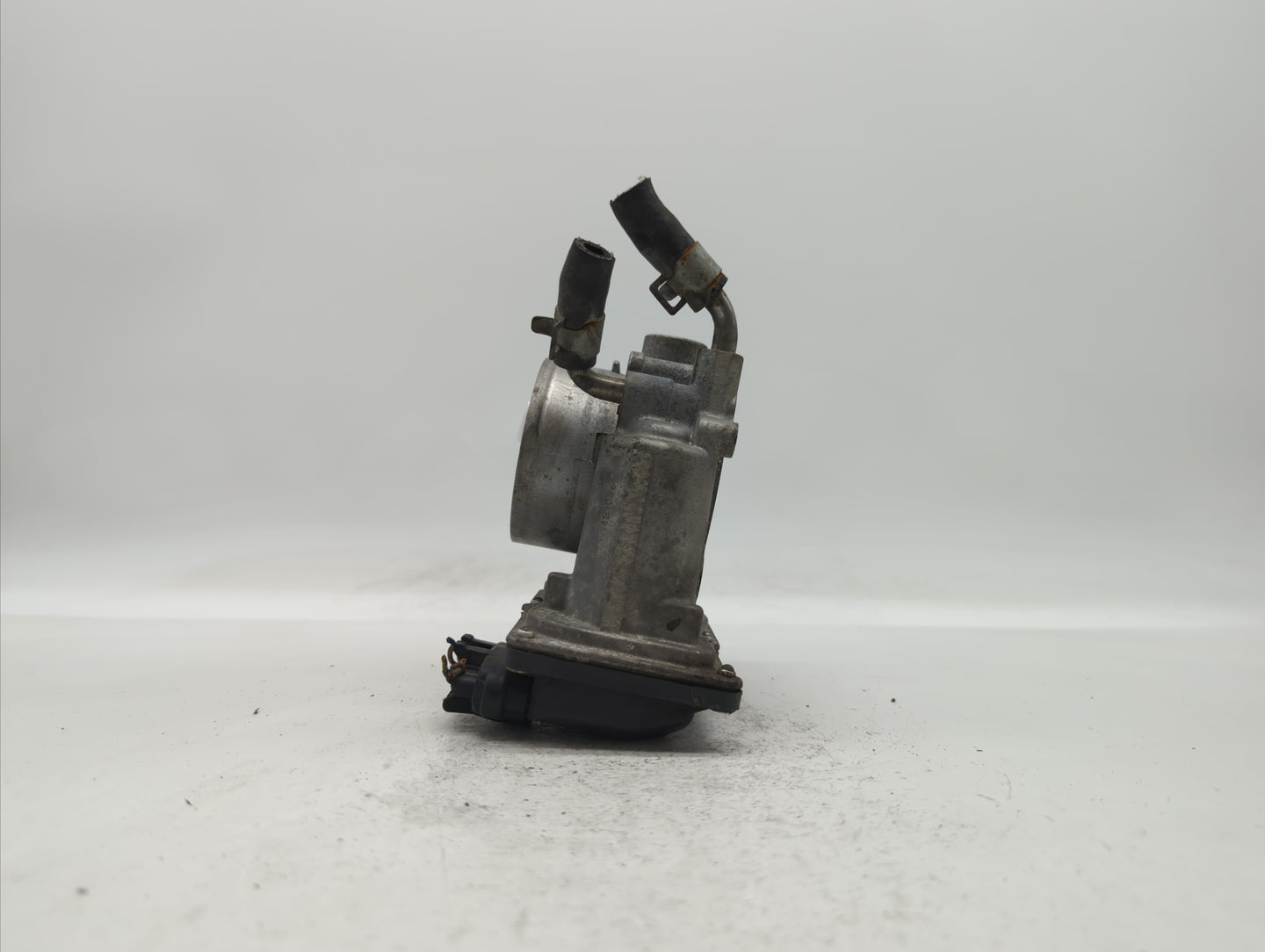 2014-2019 Kia Soul Throttle Body P/N:35100-2E710 35100-2E000 Fits Fits 2011 2012 2013 2014 2015 2016 2017 2018 2019 OEM Used