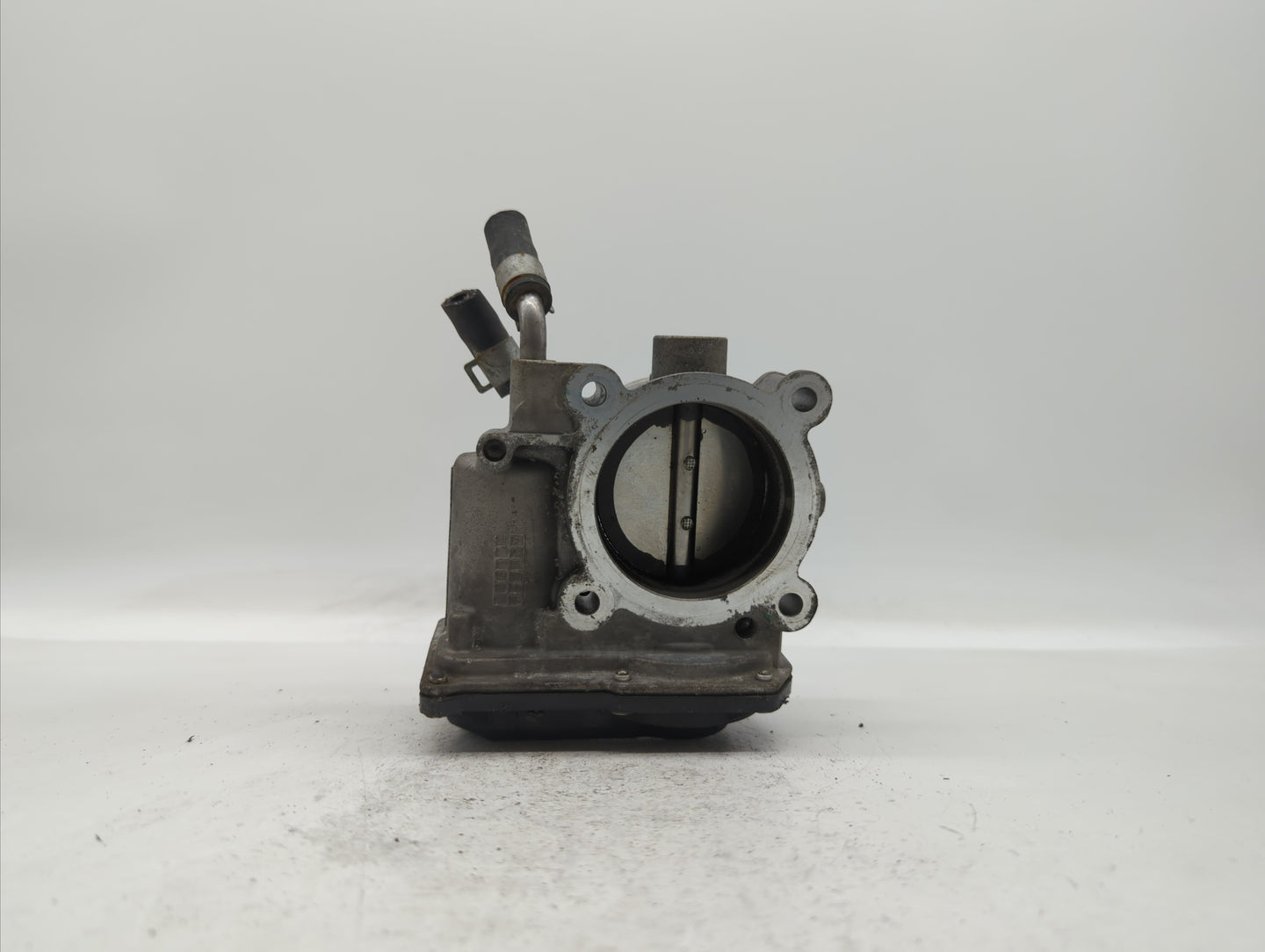 2014-2019 Kia Soul Throttle Body P/N:35100-2E710 35100-2E000 Fits Fits 2011 2012 2013 2014 2015 2016 2017 2018 2019 OEM Used