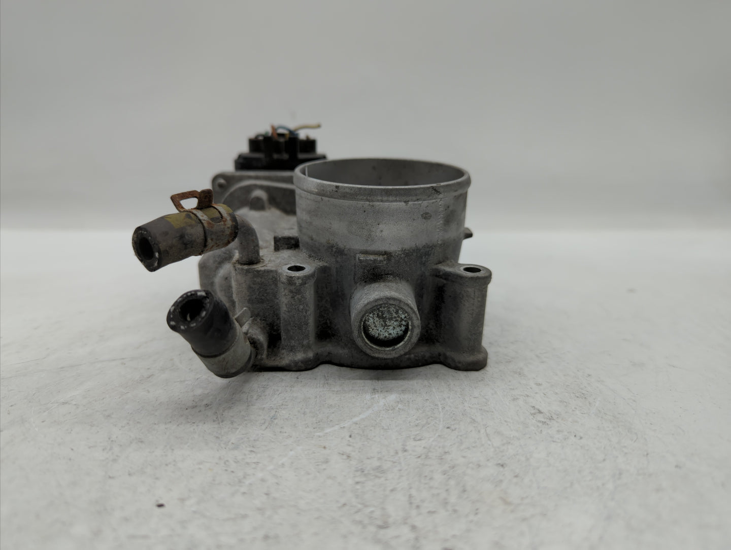 2014-2019 Kia Soul Throttle Body P/N:35100-2E710 35100-2E000 Fits Fits 2011 2012 2013 2014 2015 2016 2017 2018 2019 OEM Used