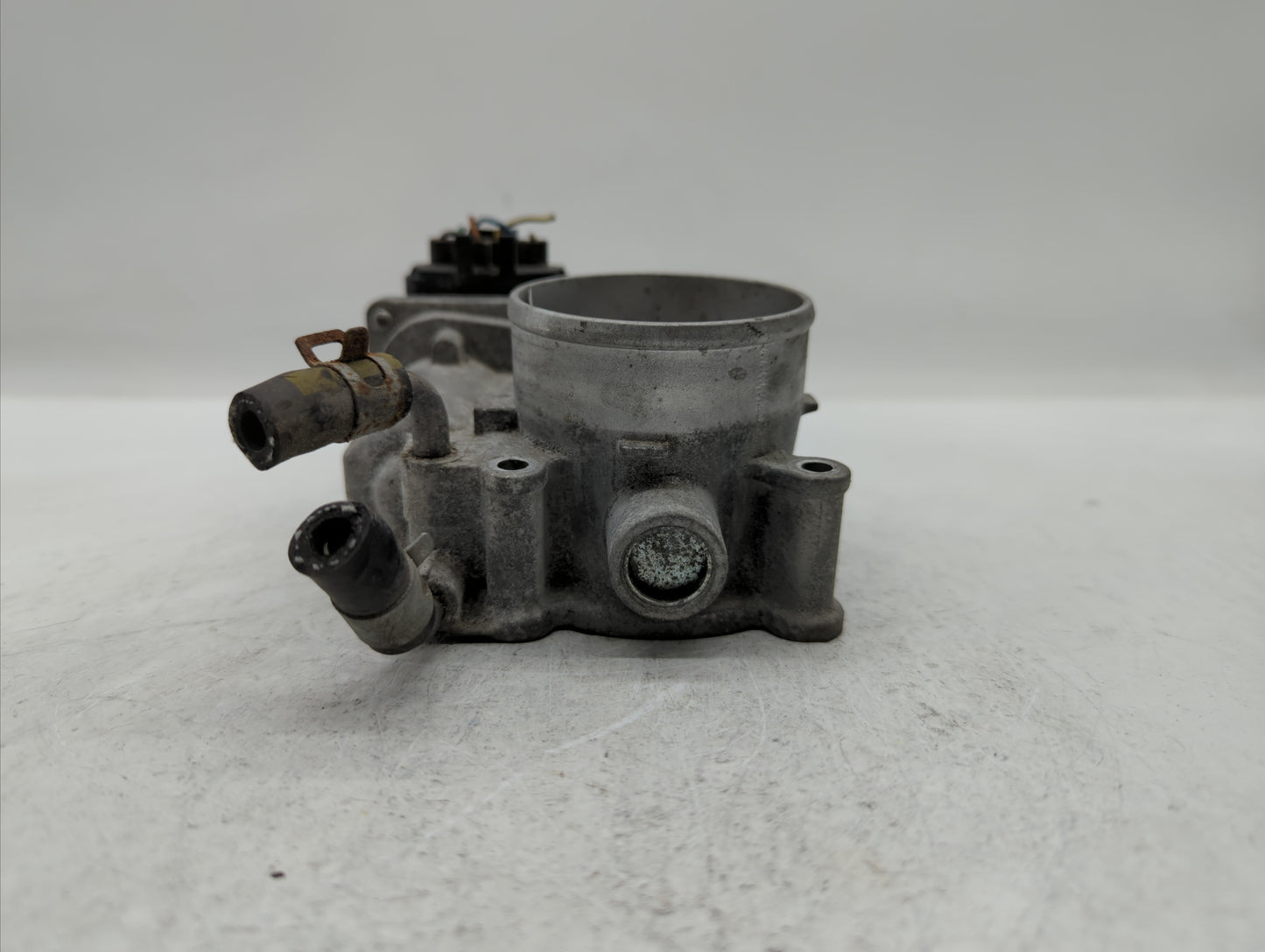 2014-2019 Kia Soul Throttle Body P/N:35100-2E710 35100-2E000 Fits Fits 2011 2012 2013 2014 2015 2016 2017 2018 2019 OEM Used