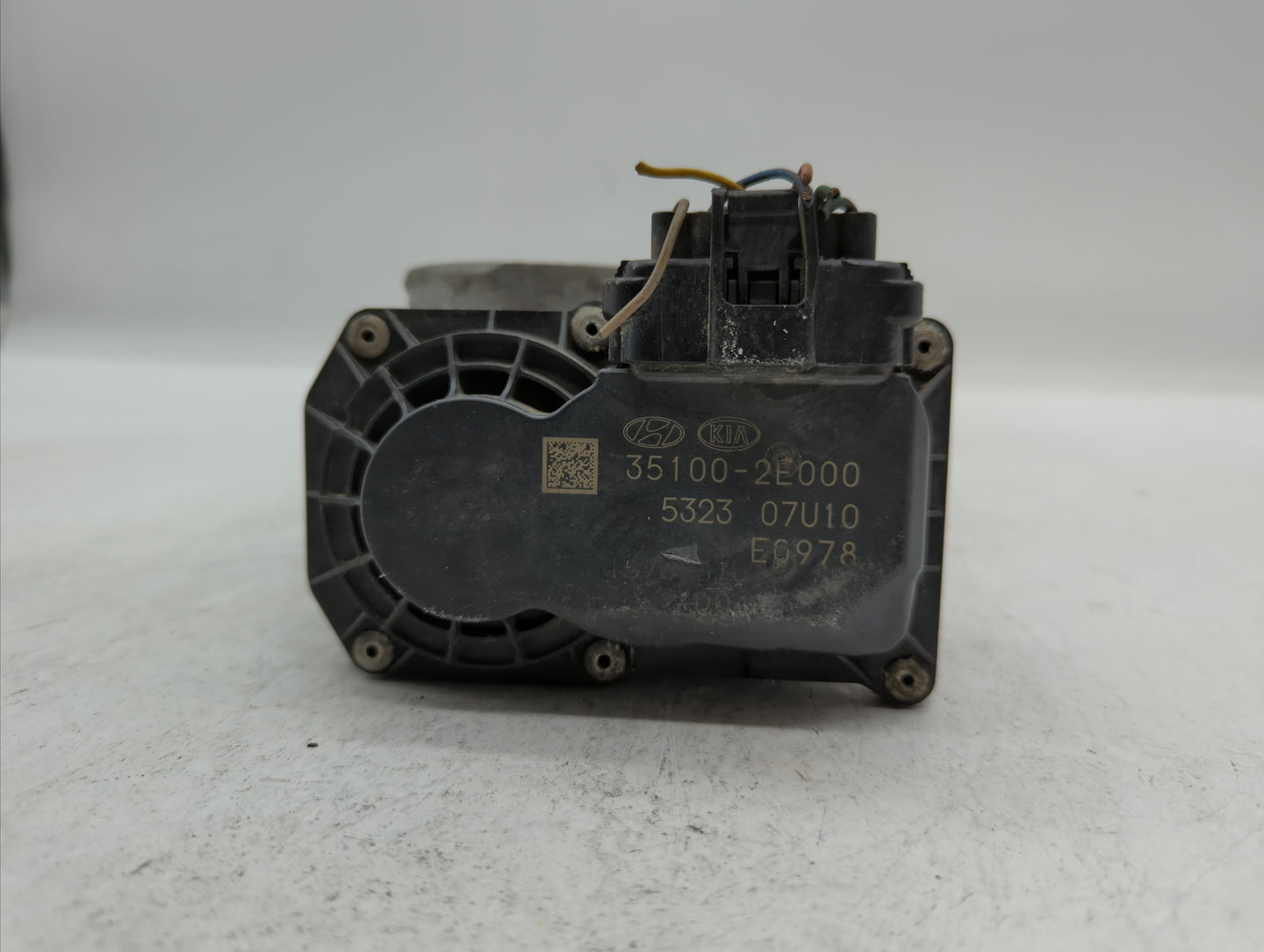 2014-2019 Kia Soul Throttle Body P/N:35100-2E710 35100-2E000 Fits Fits 2011 2012 2013 2014 2015 2016 2017 2018 2019 OEM Used