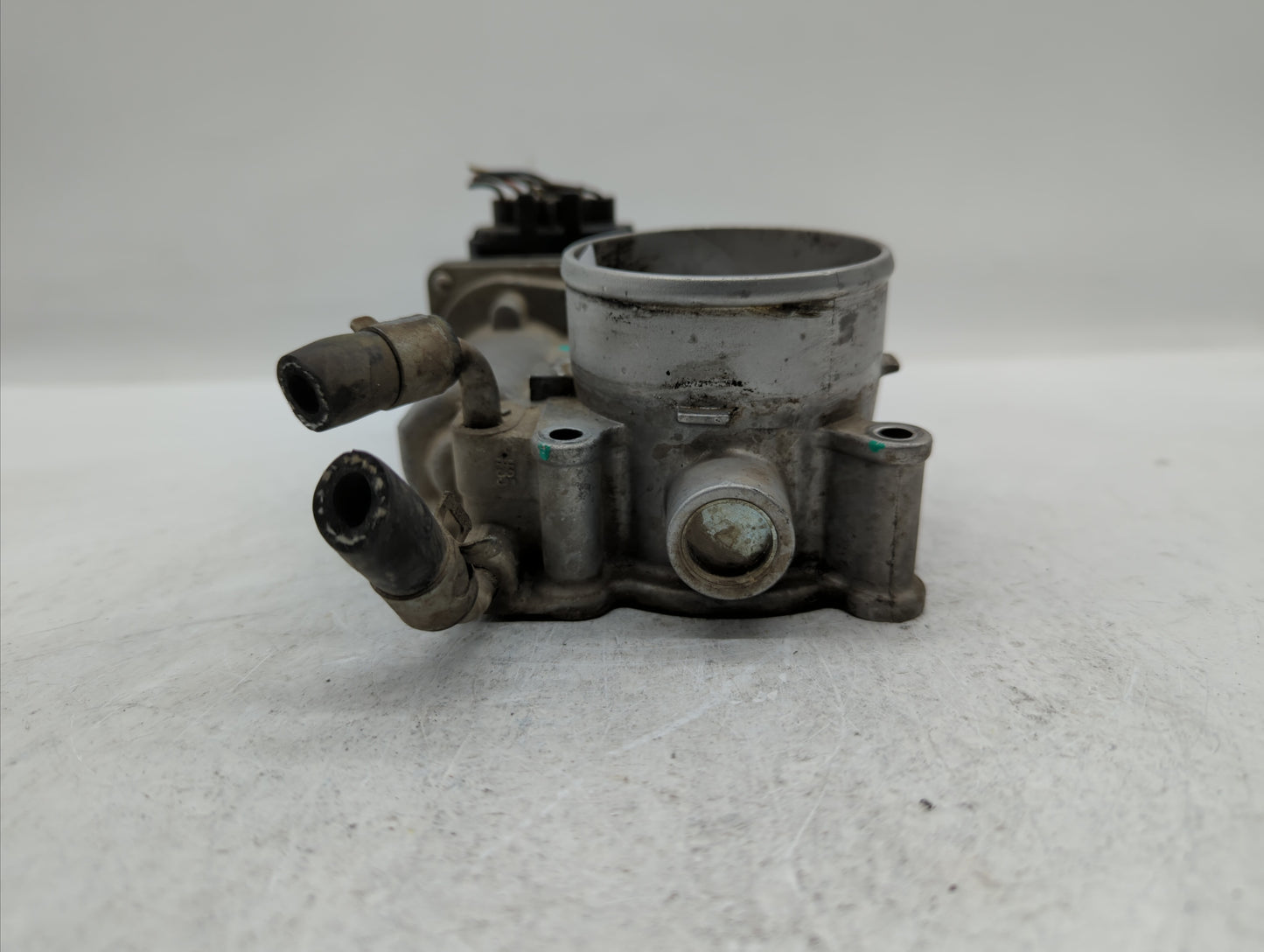 2014-2019 Kia Soul Throttle Body P/N:35100-2E710 35100-2E000 Fits Fits 2011 2012 2013 2014 2015 2016 2017 2018 2019 OEM Used