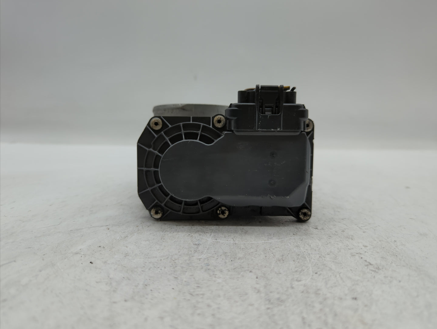 2014-2019 Kia Soul Throttle Body P/N:35100-2E710 35100-2E000 Fits Fits 2011 2012 2013 2014 2015 2016 2017 2018 2019 OEM Used