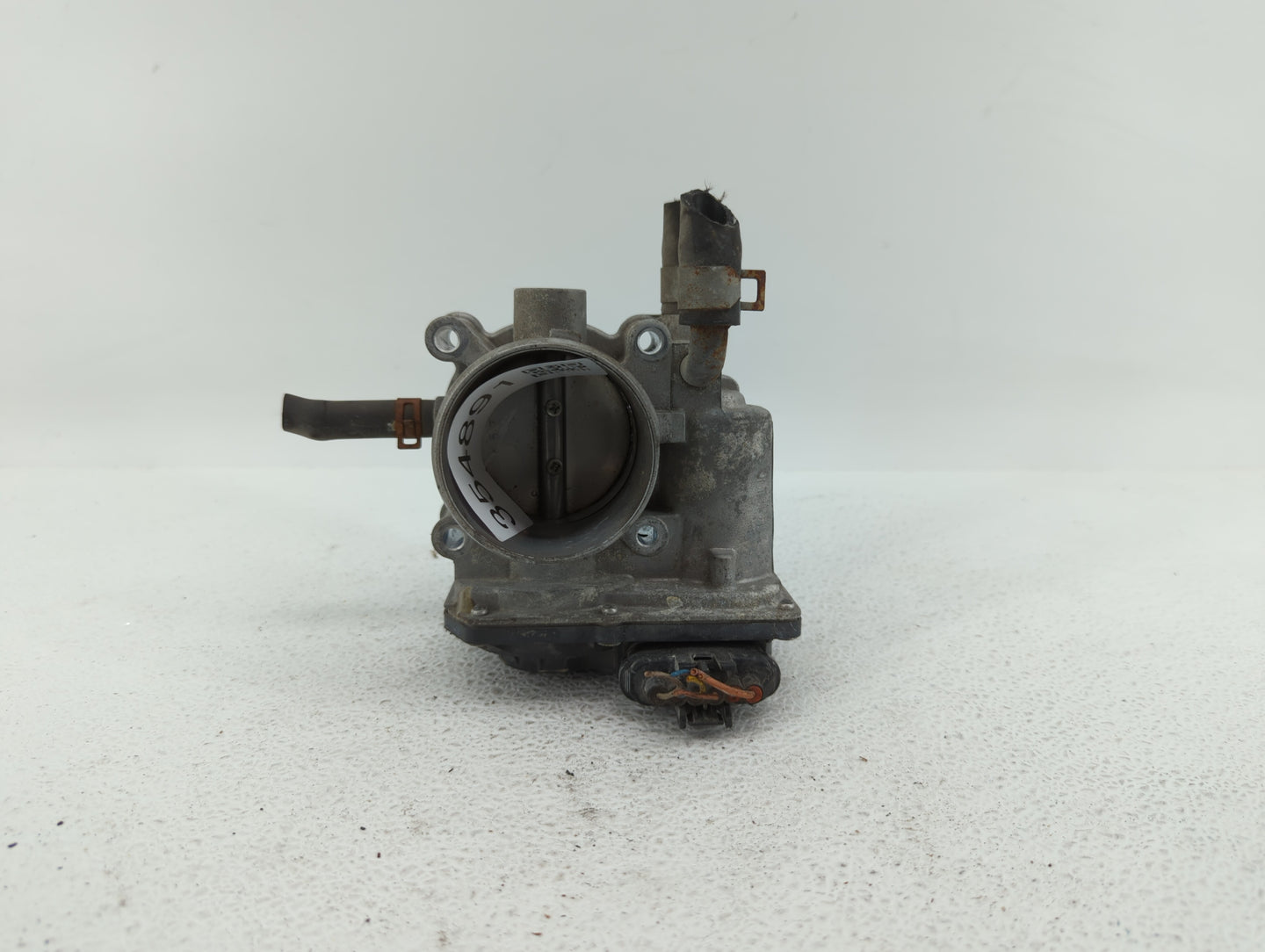 2012-2019 Kia Soul Throttle Body P/N:35100-2B300 Fits Fits 2012 2013 2014 2015 2016 2017 2018 2019 OEM Used Auto Parts - Oem