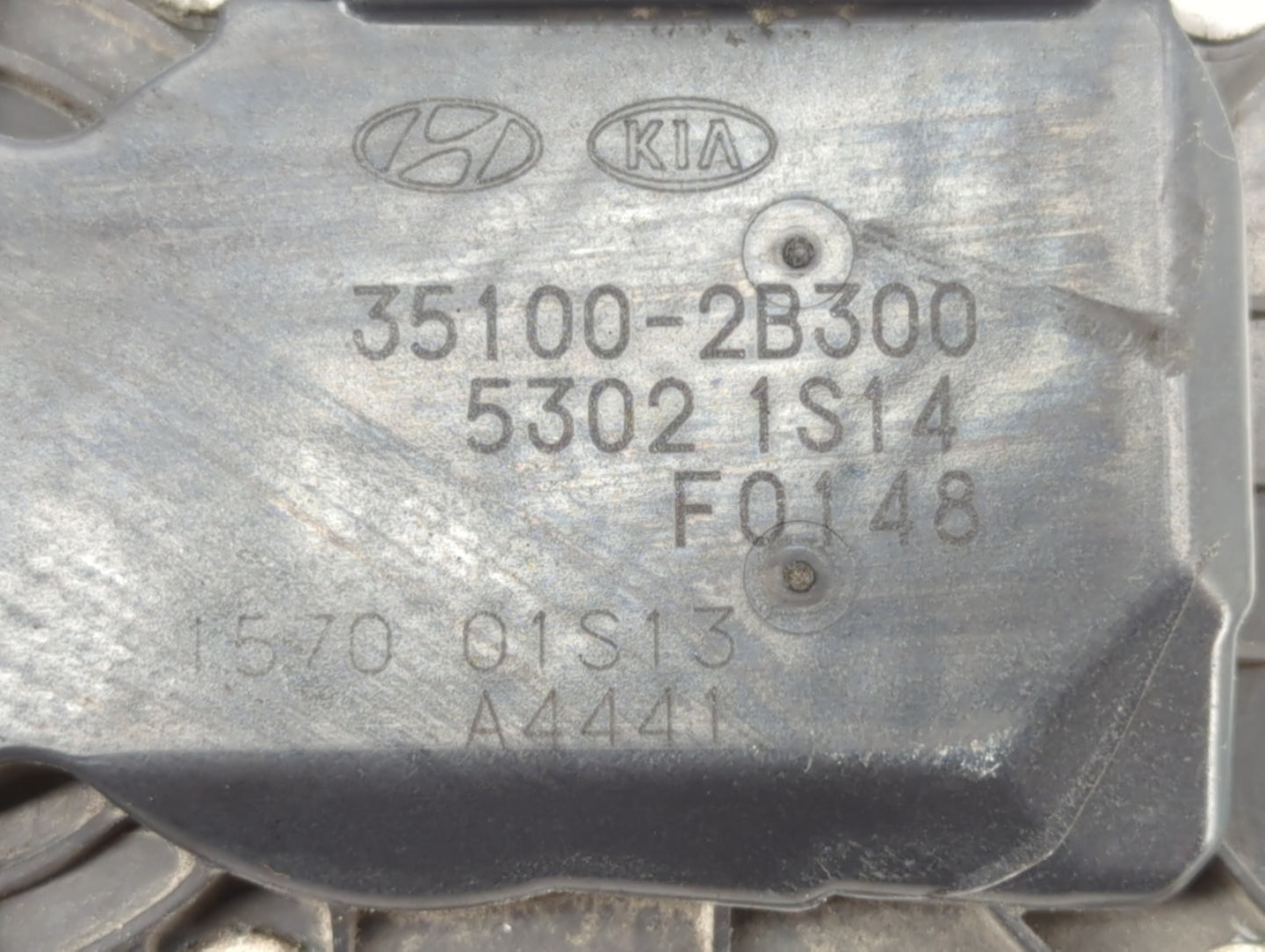 2012-2019 Kia Soul Throttle Body P/N:35100-2B300 Fits Fits 2012 2013 2014 2015 2016 2017 2018 2019 OEM Used Auto Parts - Oem