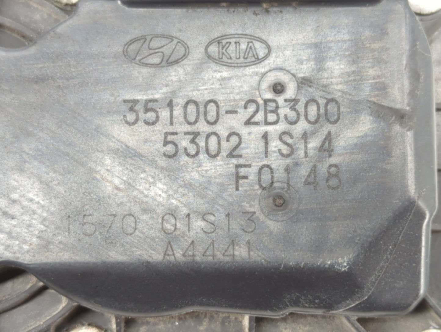 2012-2019 Kia Soul Throttle Body P/N:35100-2B300 Fits Fits 2012 2013 2014 2015 2016 2017 2018 2019 OEM Used Auto Parts - Oem