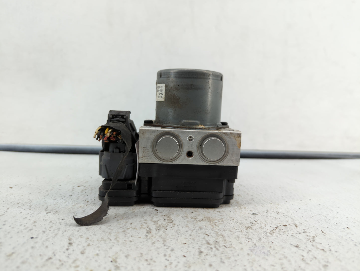 2014-2015 Kia Soul ABS Pump Control Module Replacement P/N:58900-B2506 58929-B2506, 58920-B2506 Fits Fits 2014 2015 OEM Used