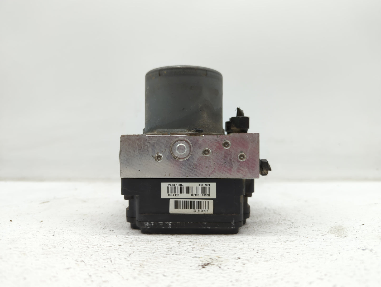 2014-2015 Kia Soul ABS Pump Control Module Replacement P/N:58900-B2506 58929-B2506, 58920-B2506 Fits Fits 2014 2015 OEM Used