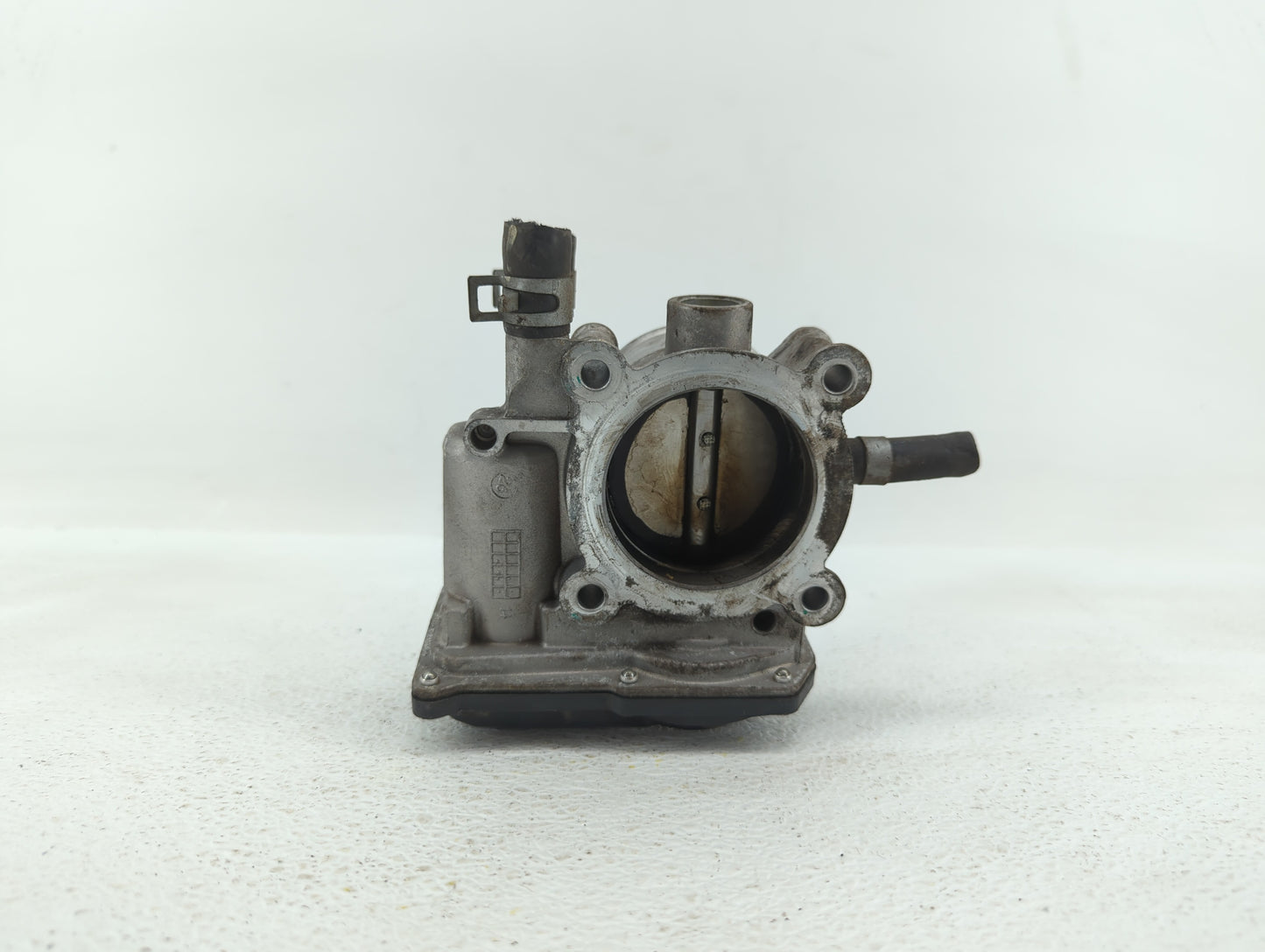 2012-2019 Kia Soul Throttle Body P/N:35100-2B300 Fits Fits 2012 2013 2014 2015 2016 2017 2018 2019 OEM Used Auto Parts - Oem