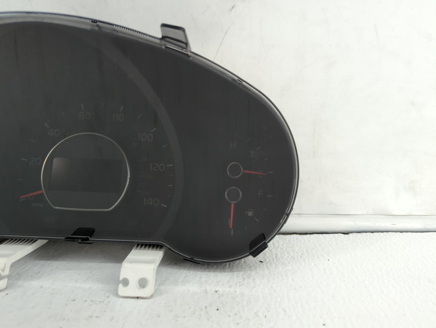 2014-2015 Kia Soul Instrument Cluster Speedometer Gauges P/N:94006-B2540 Fits Fits 2014 2015 OEM Used Auto Parts - Oemusedau