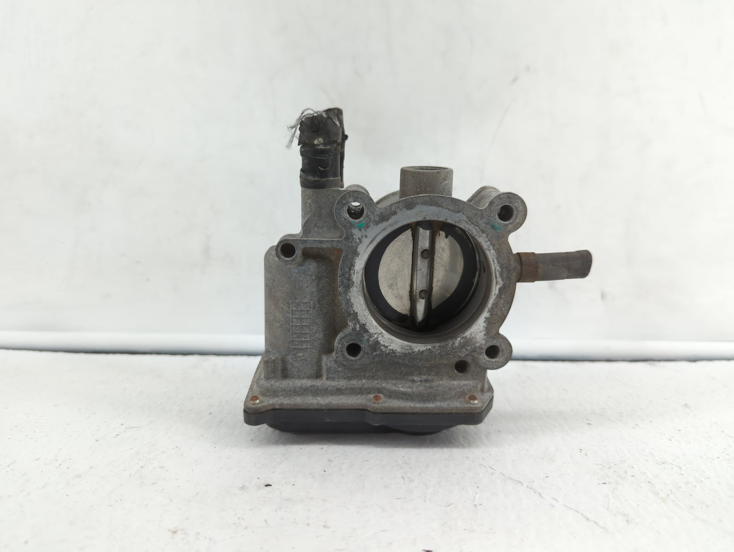 2012-2019 Kia Soul Throttle Body P/N:35100-2B300 Fits Fits 2012 2013 2014 2015 2016 2017 2018 2019 OEM Used Auto Parts - Oem