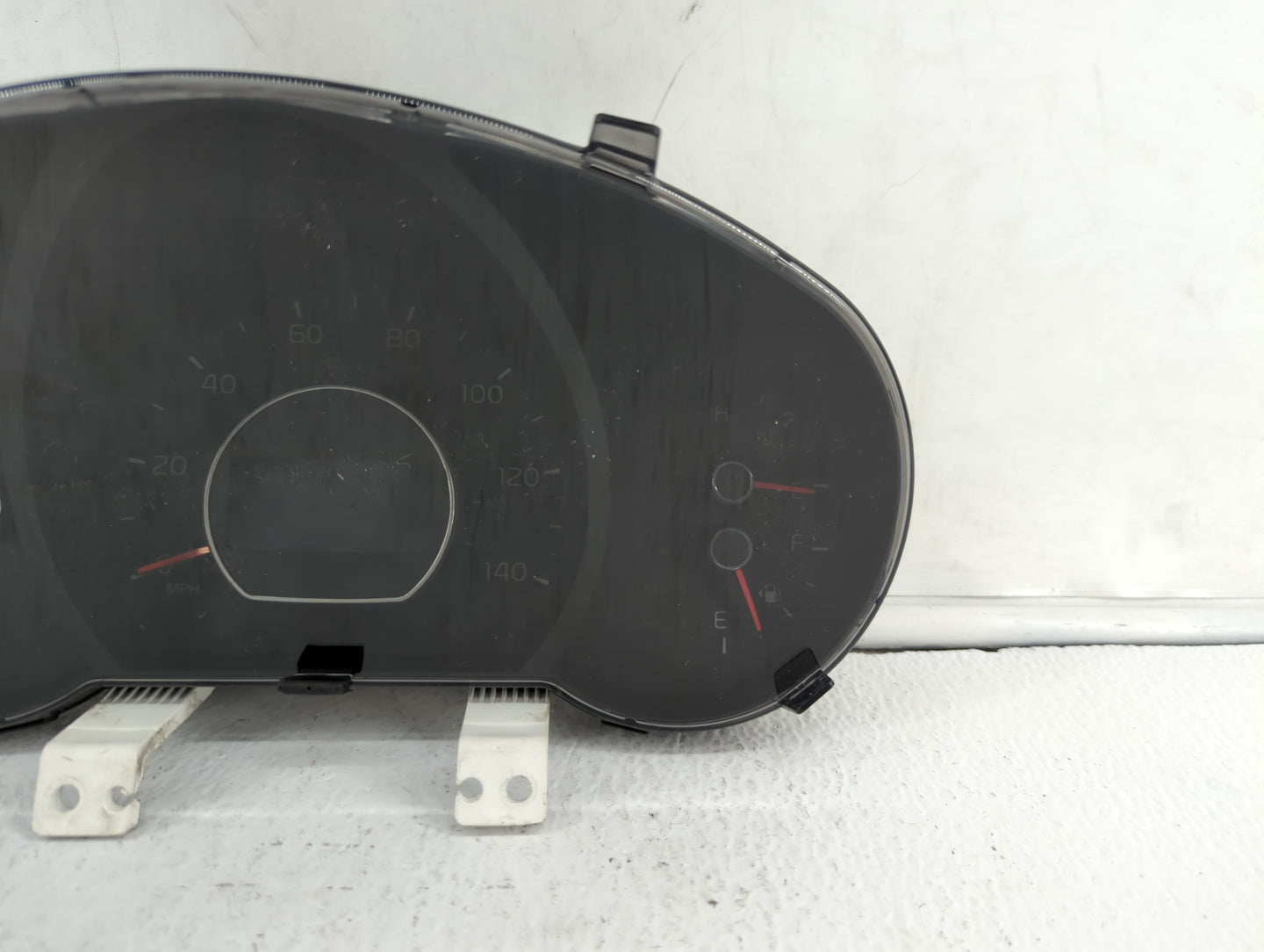 2014-2015 Kia Soul Instrument Cluster Speedometer Gauges P/N:94006-B2530 Fits Fits 2014 2015 OEM Used Auto Parts - Oemusedau