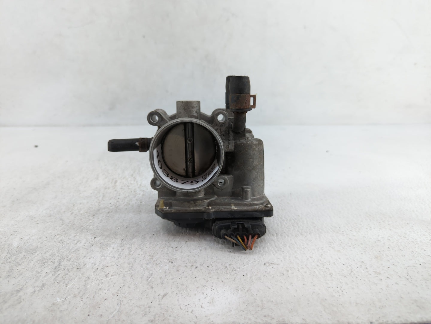 2012-2019 Kia Soul Throttle Body P/N:35100-2B300 Fits Fits 2012 2013 2014 2015 2016 2017 2018 2019 OEM Used Auto Parts - Oem