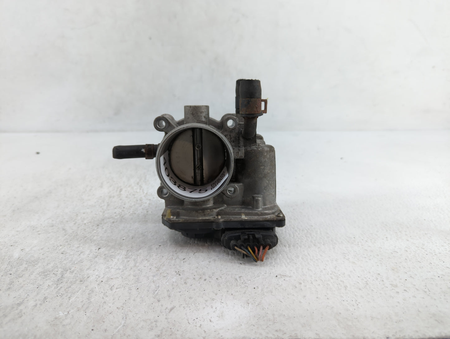 2012-2019 Kia Soul Throttle Body P/N:35100-2B300 Fits Fits 2012 2013 2014 2015 2016 2017 2018 2019 OEM Used Auto Parts - Oem