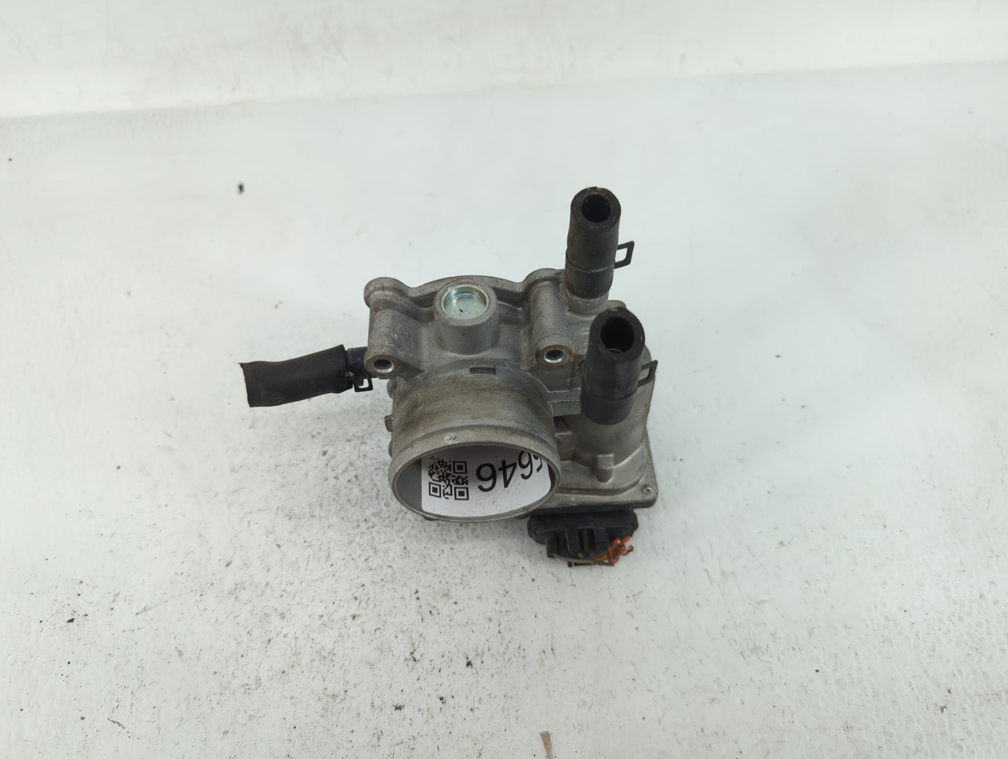2012-2019 Kia Soul Throttle Body P/N:35100-2B300 Fits Fits 2012 2013 2014 2015 2016 2017 2018 2019 OEM Used Auto Parts - Oem