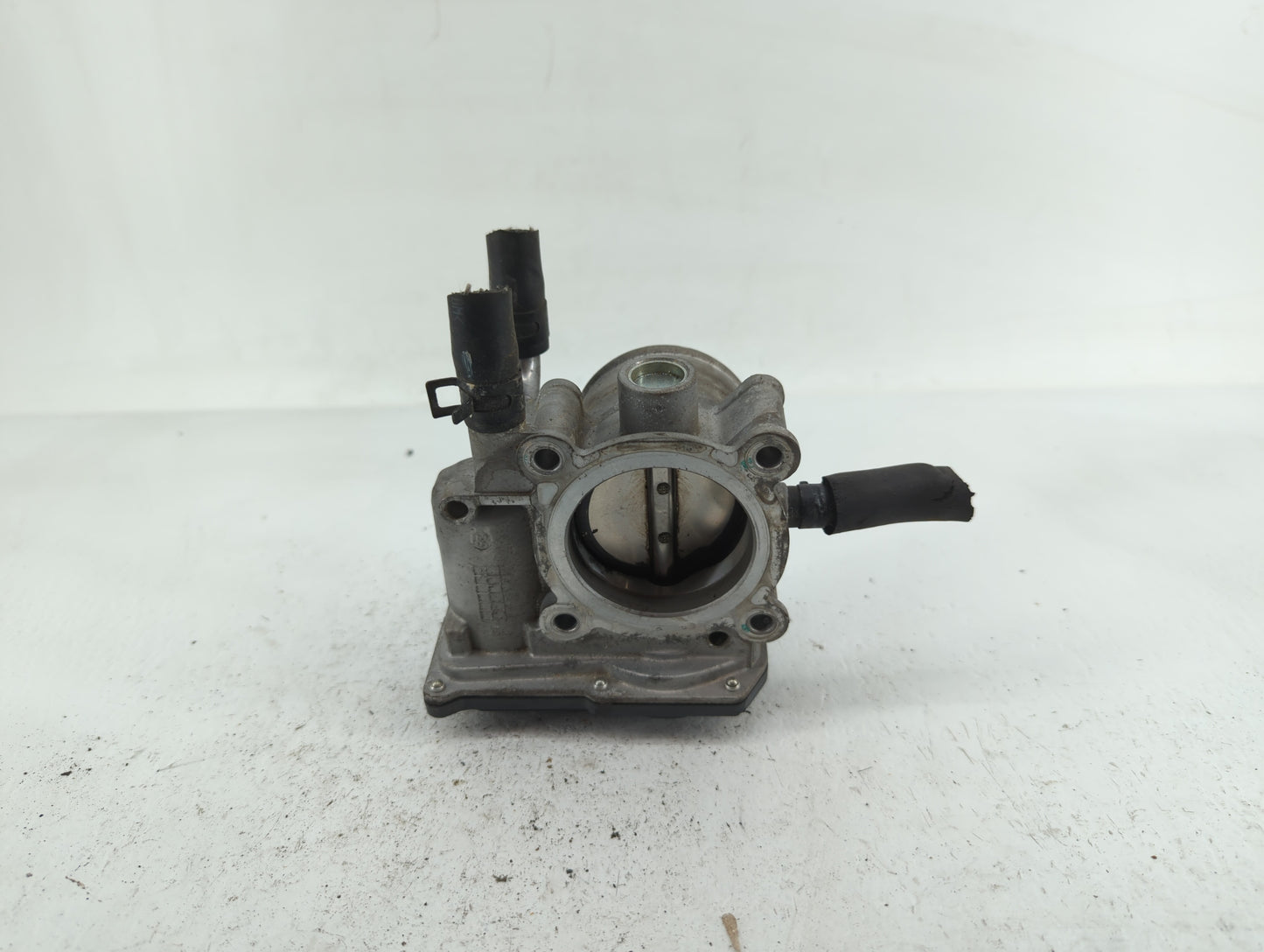 2012-2019 Kia Soul Throttle Body P/N:35100-2B300 Fits Fits 2012 2013 2014 2015 2016 2017 2018 2019 OEM Used Auto Parts - Oem