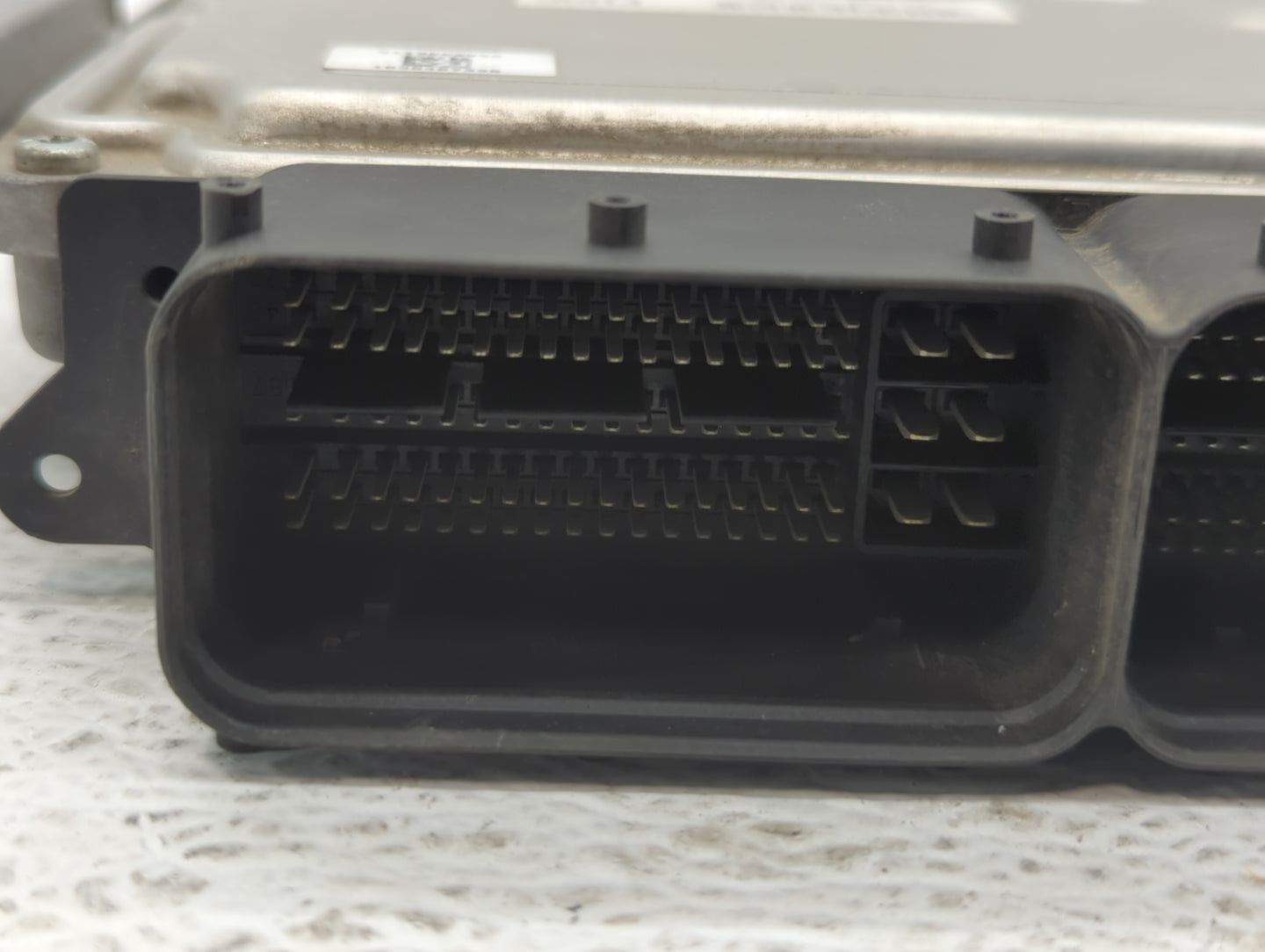 2015 Kia Soul PCM Engine Control Computer ECU ECM PCU OEM P/N:39133-2EHA3 39133-2EHA5, 39132-2EHA5 Fits OEM Used Auto Parts 