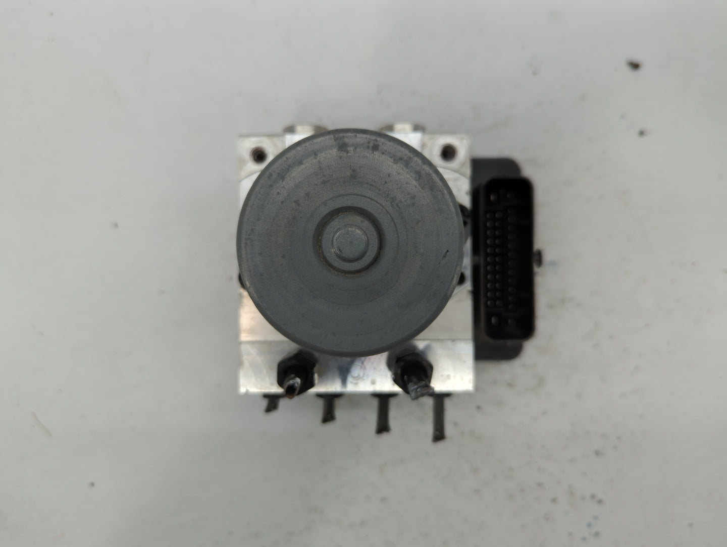 2014-2015 Kia Soul ABS Pump Control Module Replacement P/N:52589-20520 58920-B2506 Fits Fits 2014 2015 OEM Used Auto Parts -